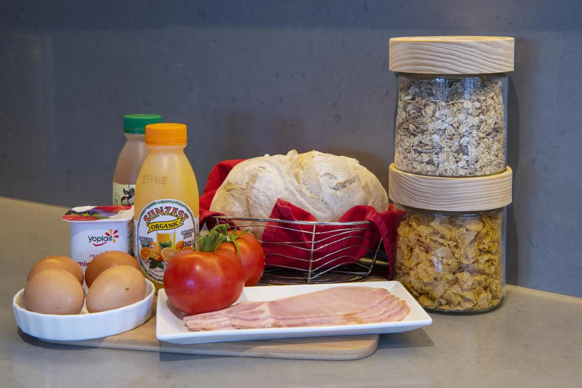 Food and drinks in Mews Cottages