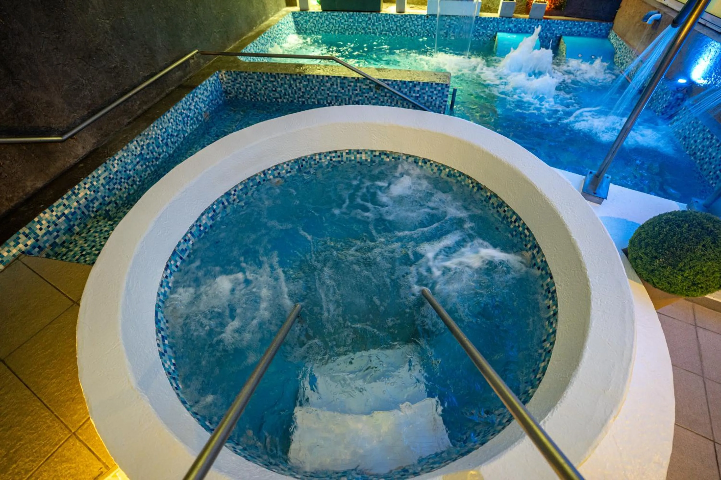 Hot Spring Bath in HDA Hotel & Spa