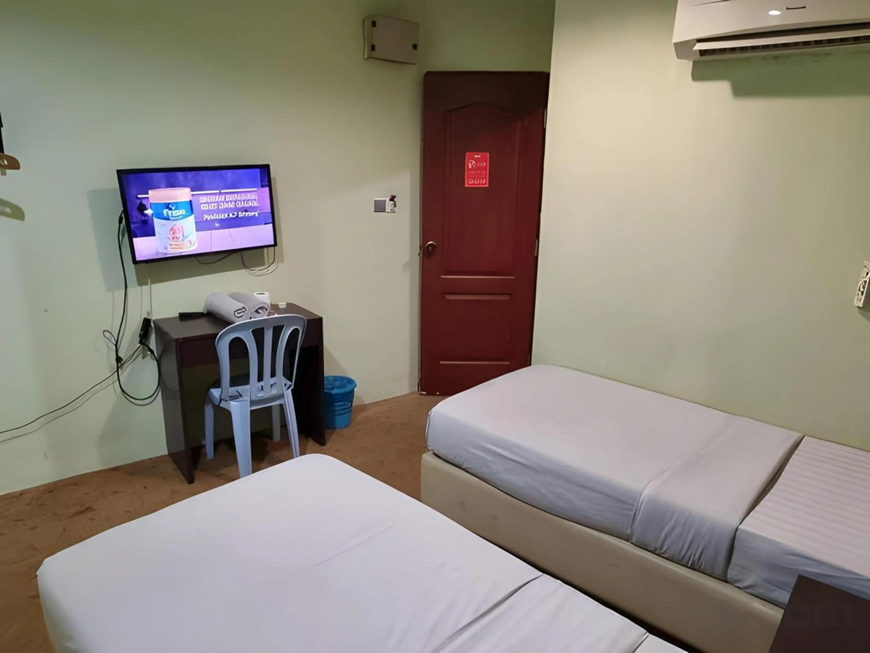 Photo of the whole room in Amani Hotel