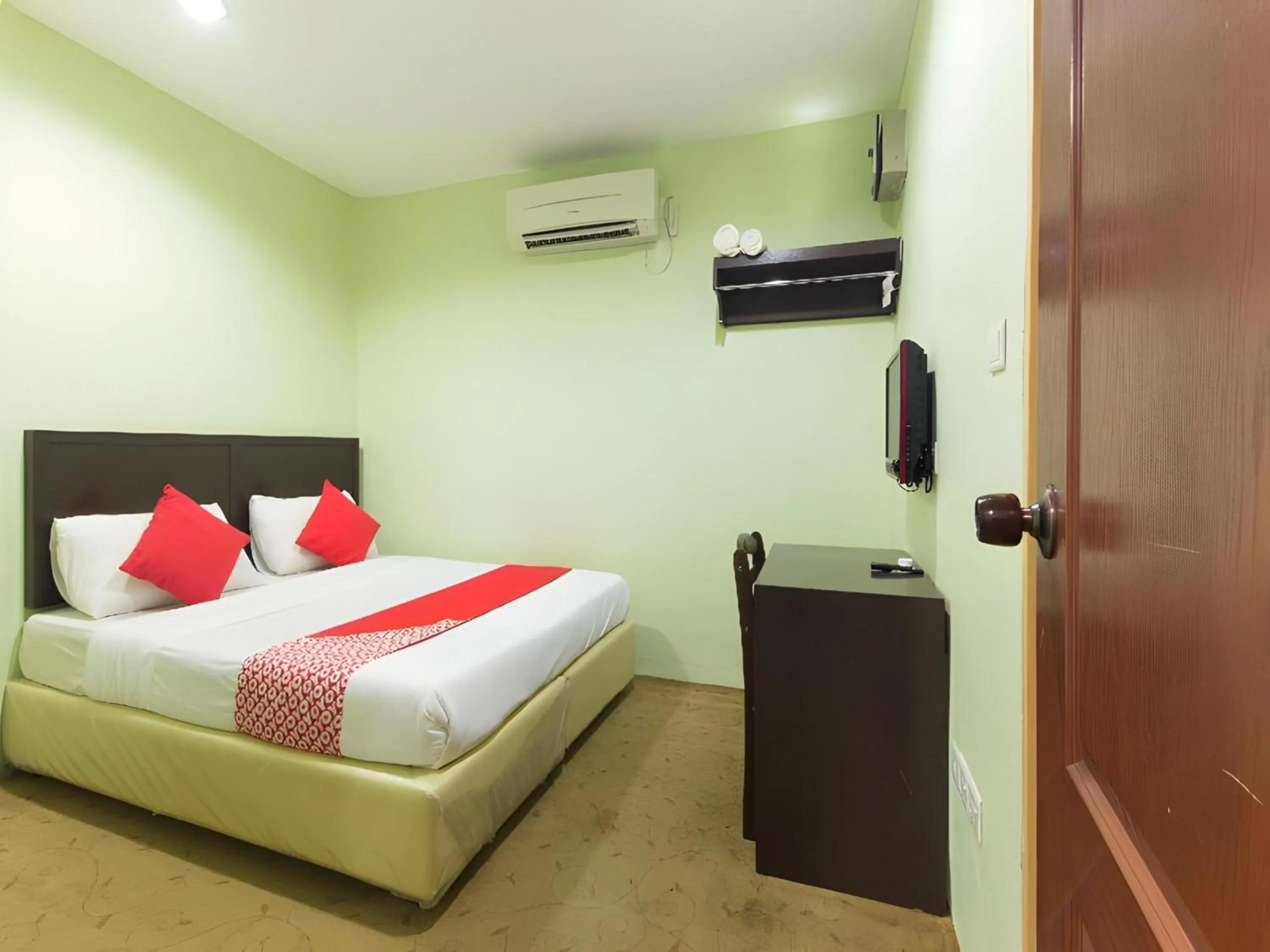 Photo of the whole room in Amani Hotel