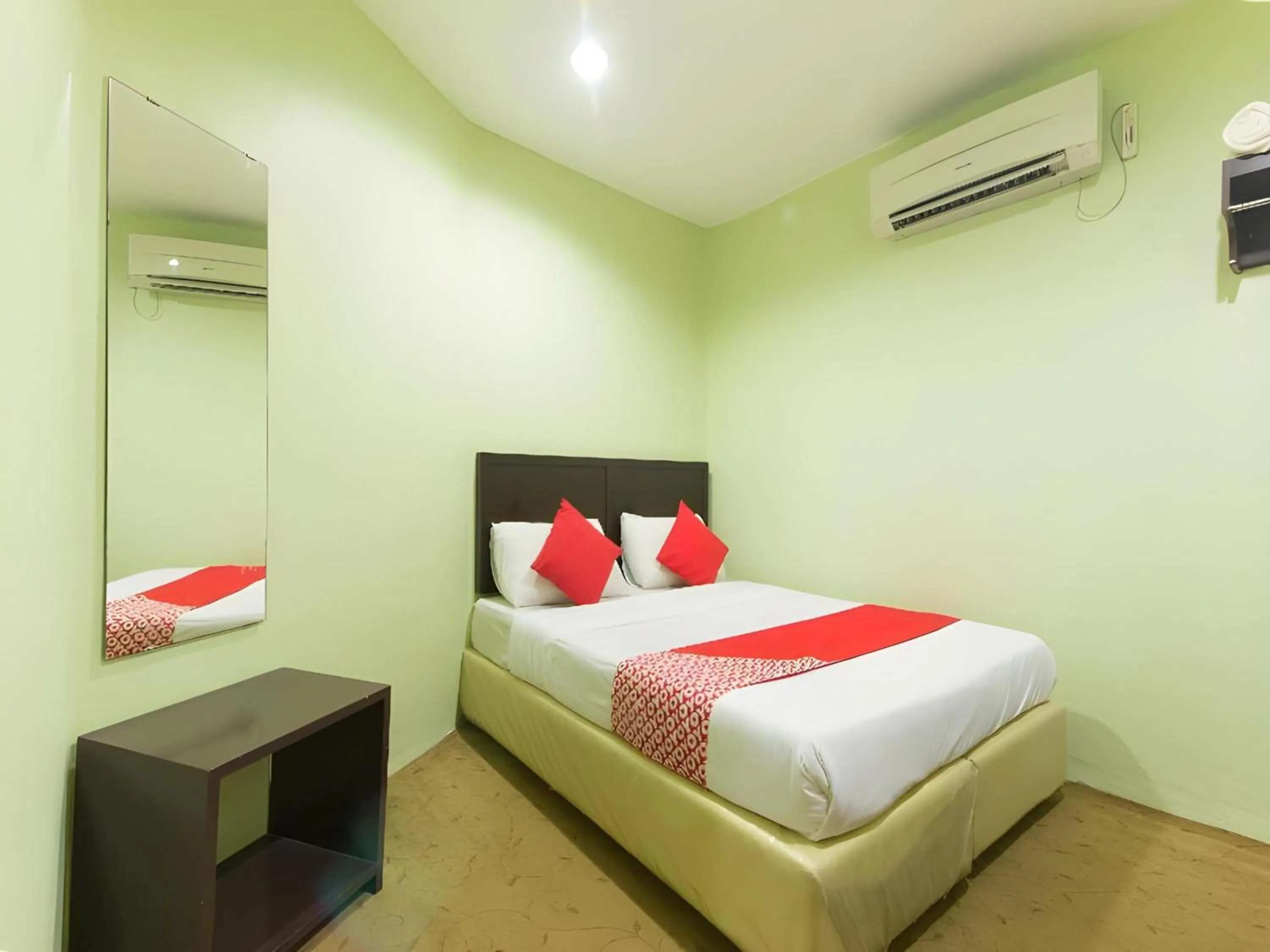 Photo of the whole room in Amani Hotel