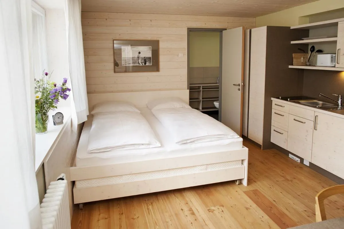 Photo of the whole room, Bed in Familienhotel Weimar mit Ferienwohnungen