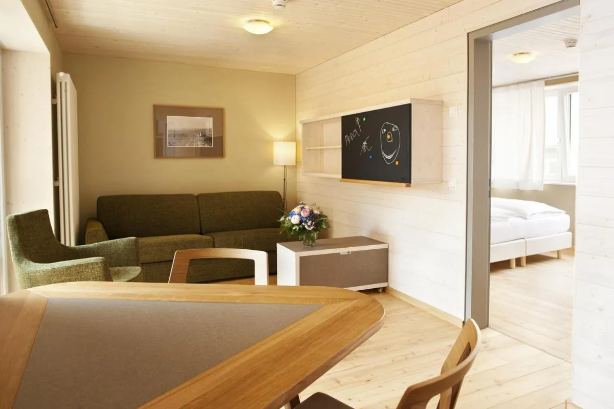 Dining area, Bed in Familienhotel Weimar mit Ferienwohnungen