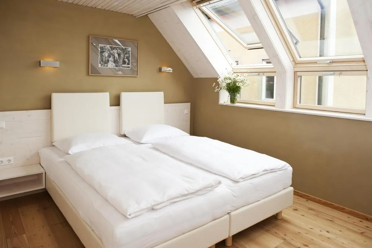 Bedroom, Bed in Familienhotel Weimar mit Ferienwohnungen