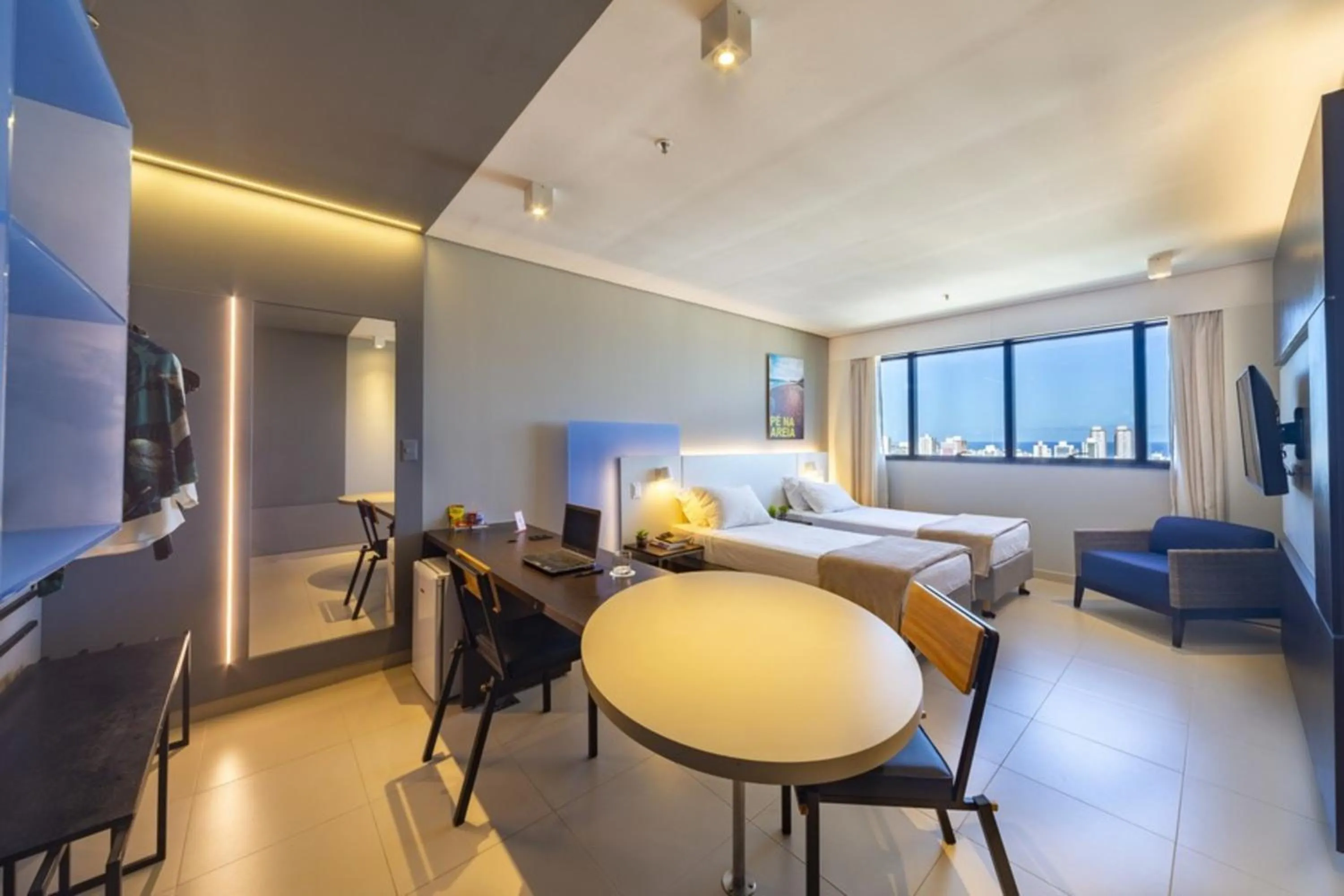 Photo of the whole room, Bed in Intercity Salvador