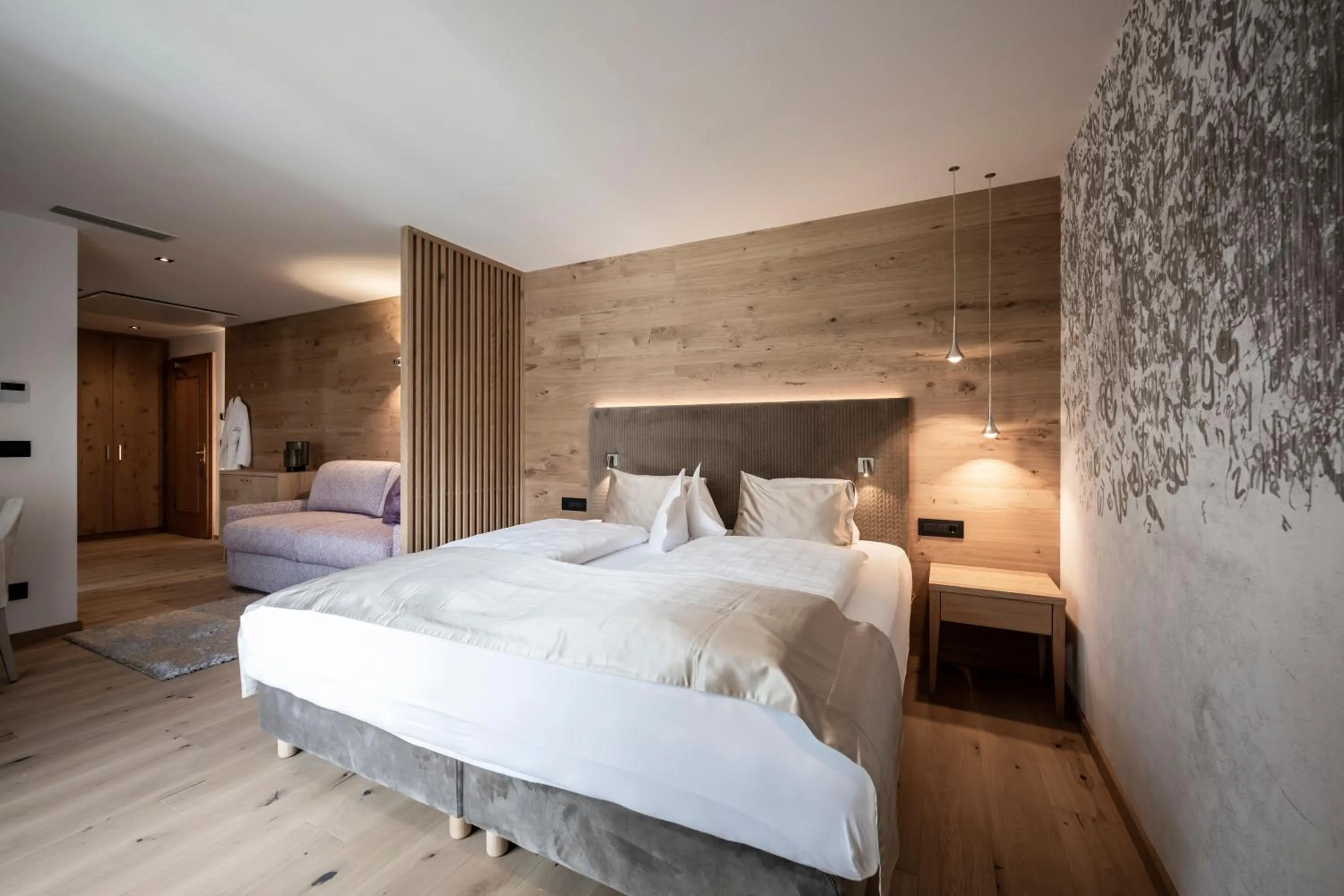 Photo of the whole room, Bed in Small & Beautiful Hotel Gnaid