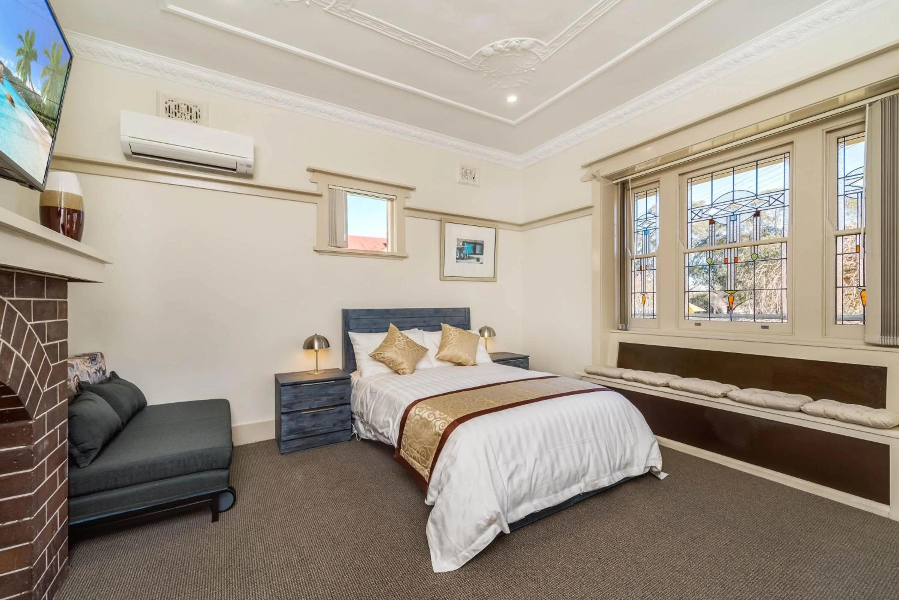 Bed in Marulan Stayz