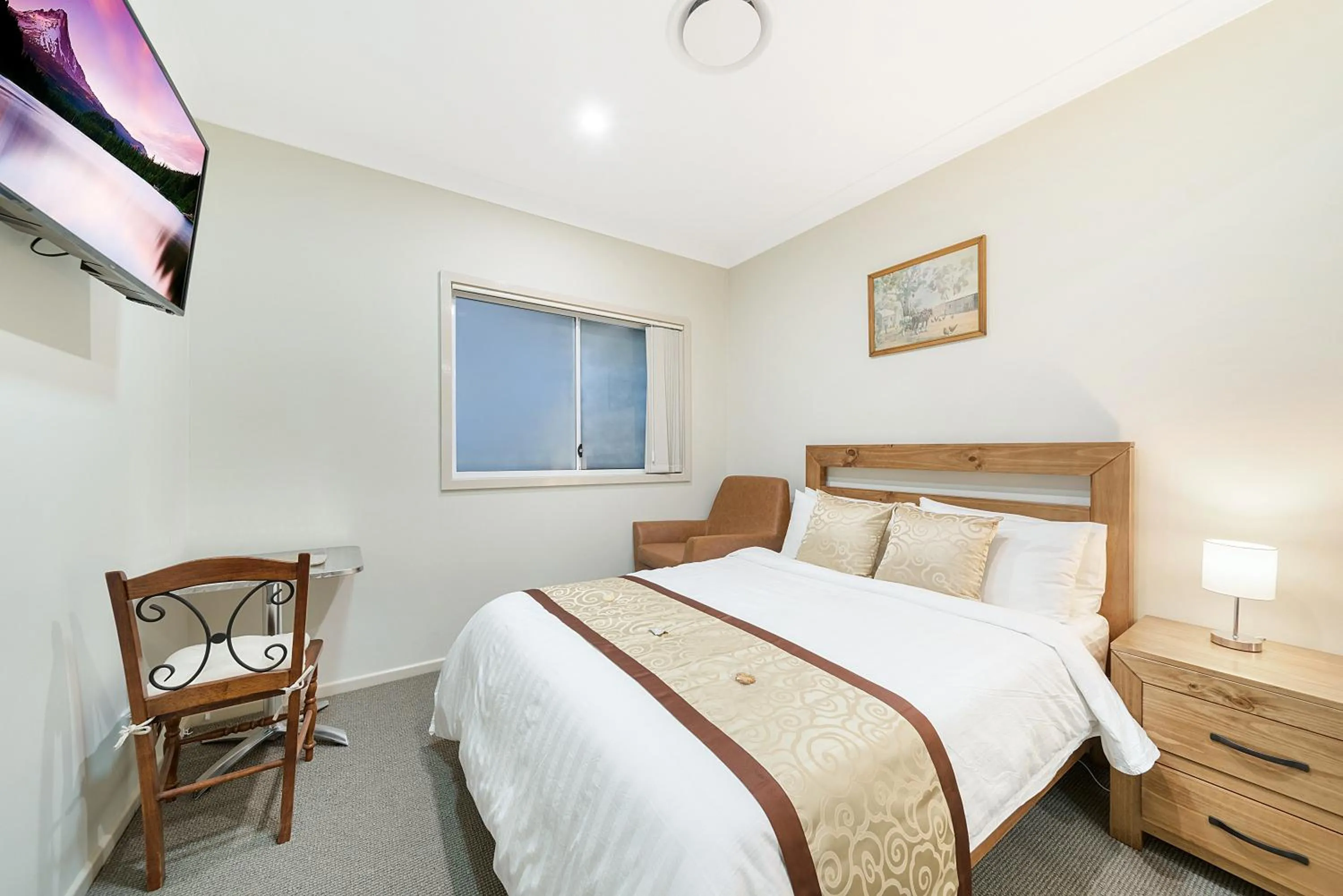 Bed in Marulan Stayz