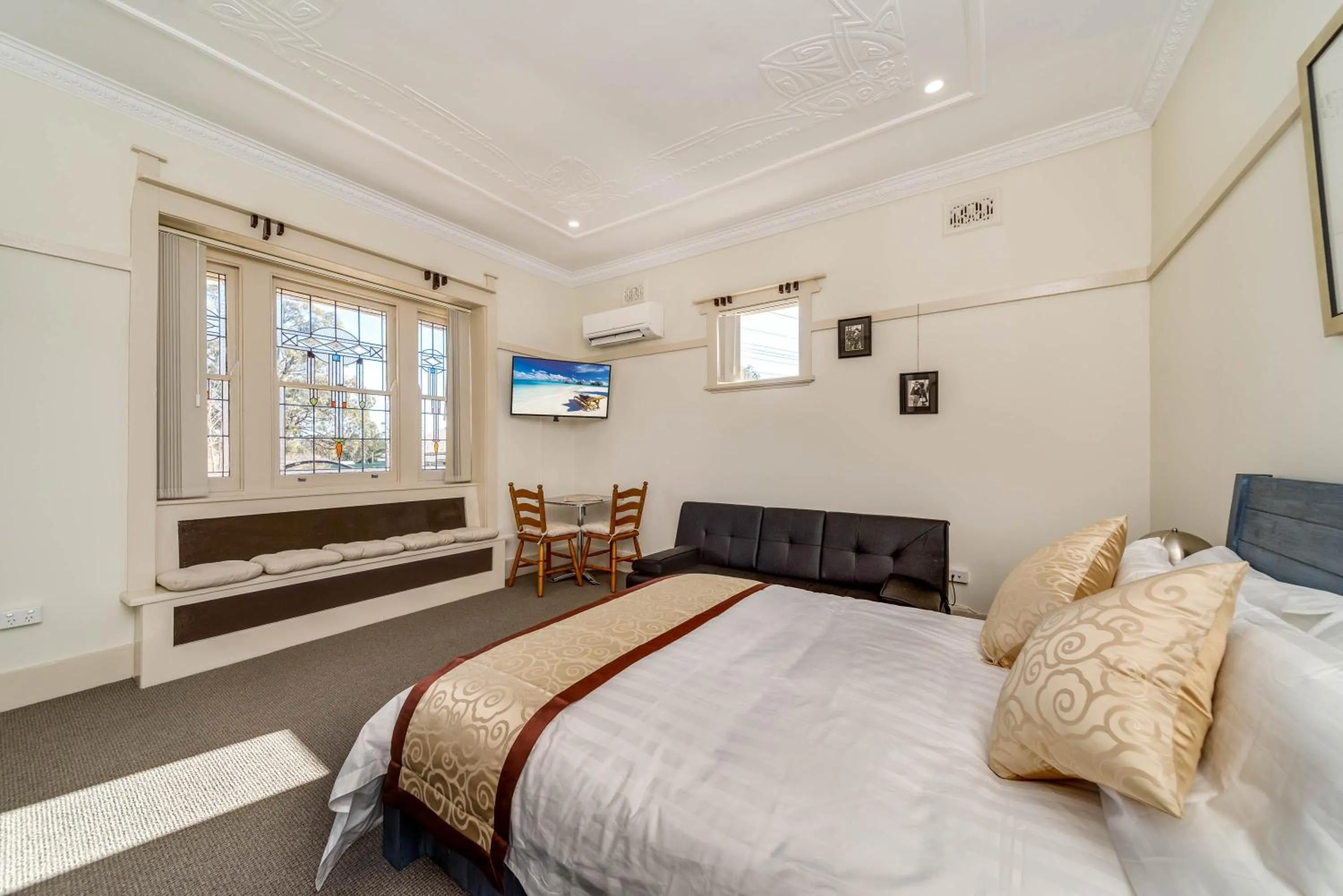 Bed in Marulan Stayz