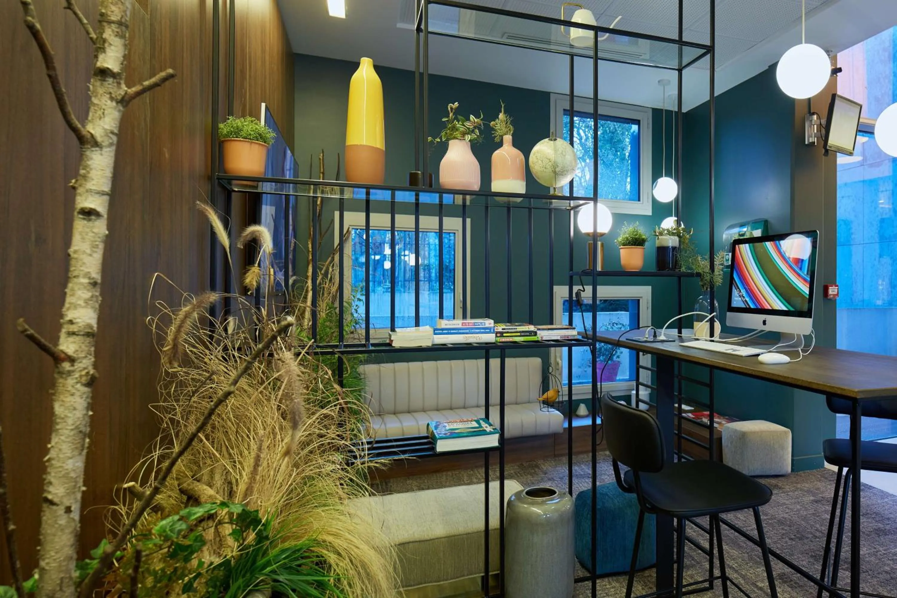 Lobby or reception in Best Western Plus Paris Meudon Ermitage