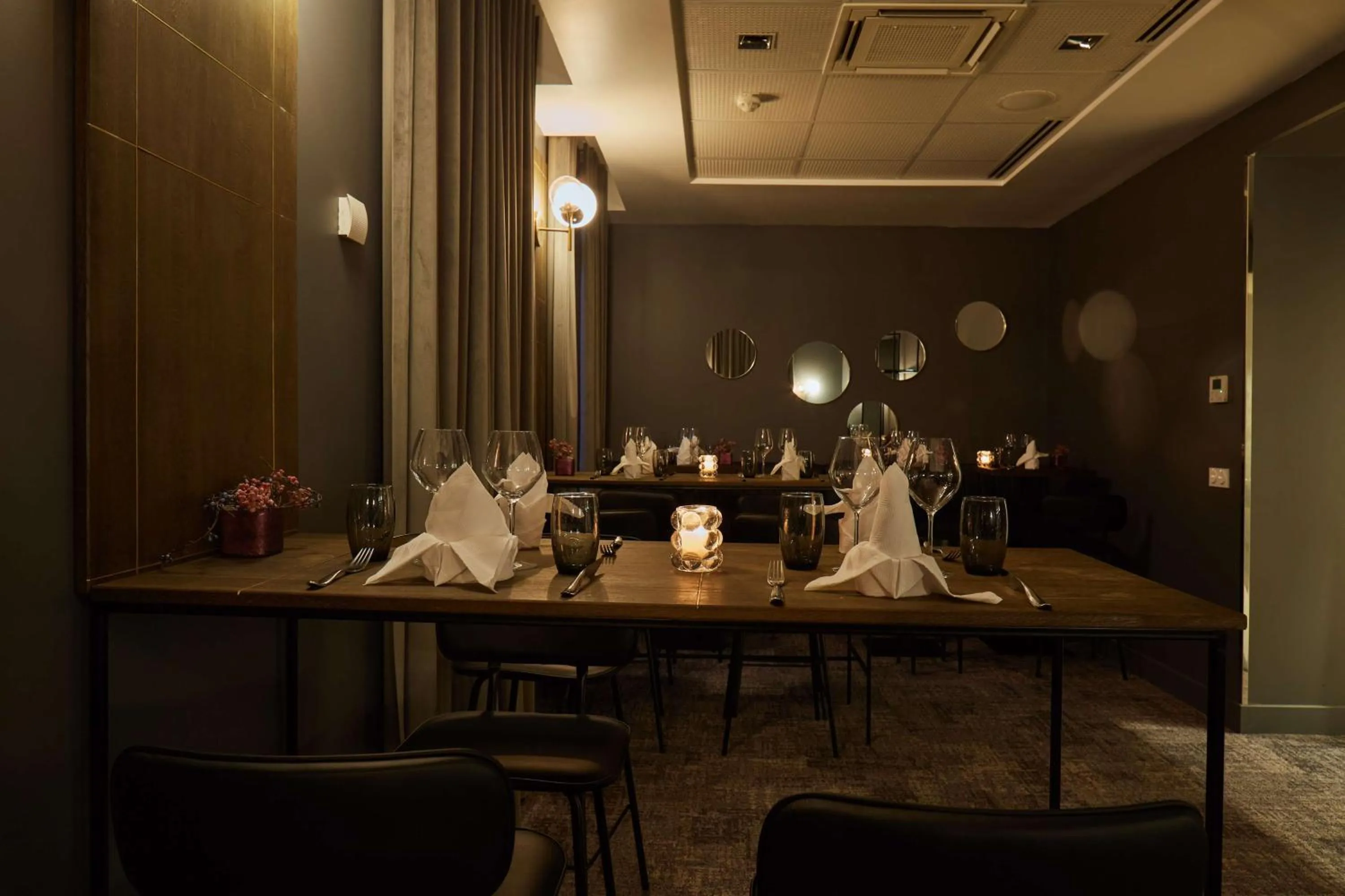 Restaurant/places to eat in Best Western Plus Paris Meudon Ermitage