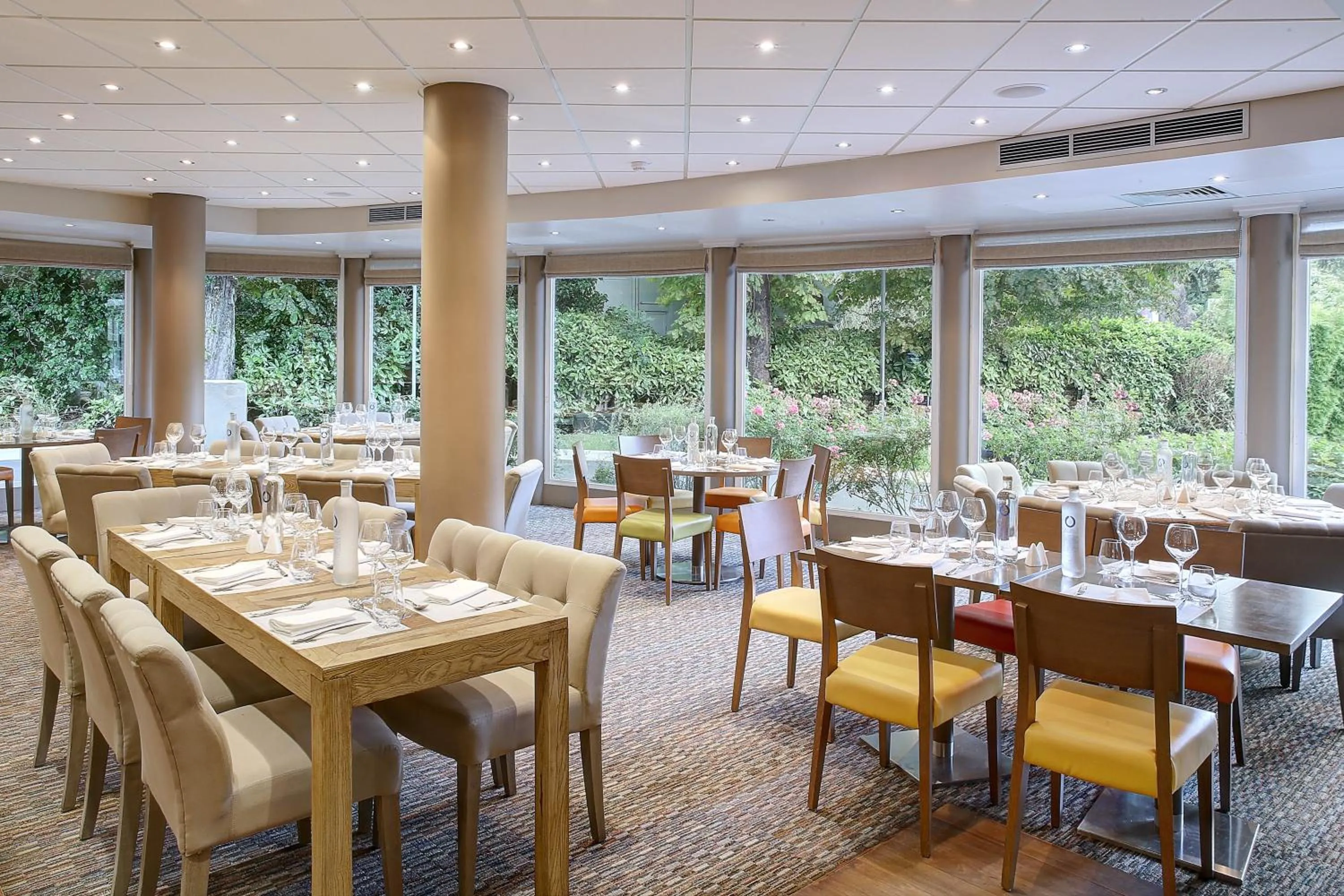 Restaurant/places to eat in Best Western Plus Paris Meudon Ermitage