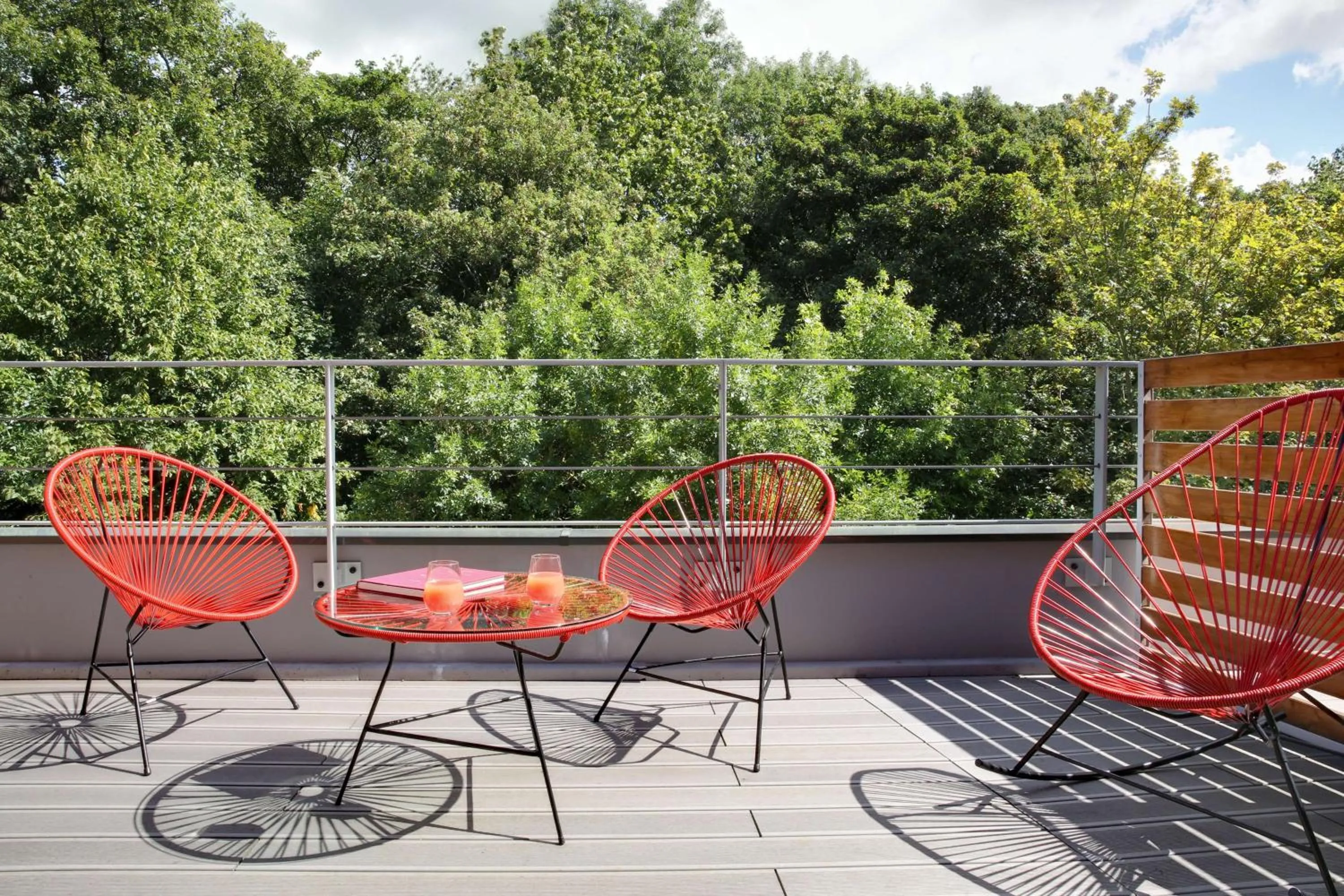 Photo of the whole room in Best Western Plus Paris Meudon Ermitage