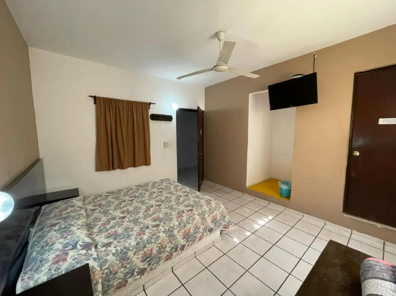 Double Room in Hotel Moreno Double Room in Hotel Moreno