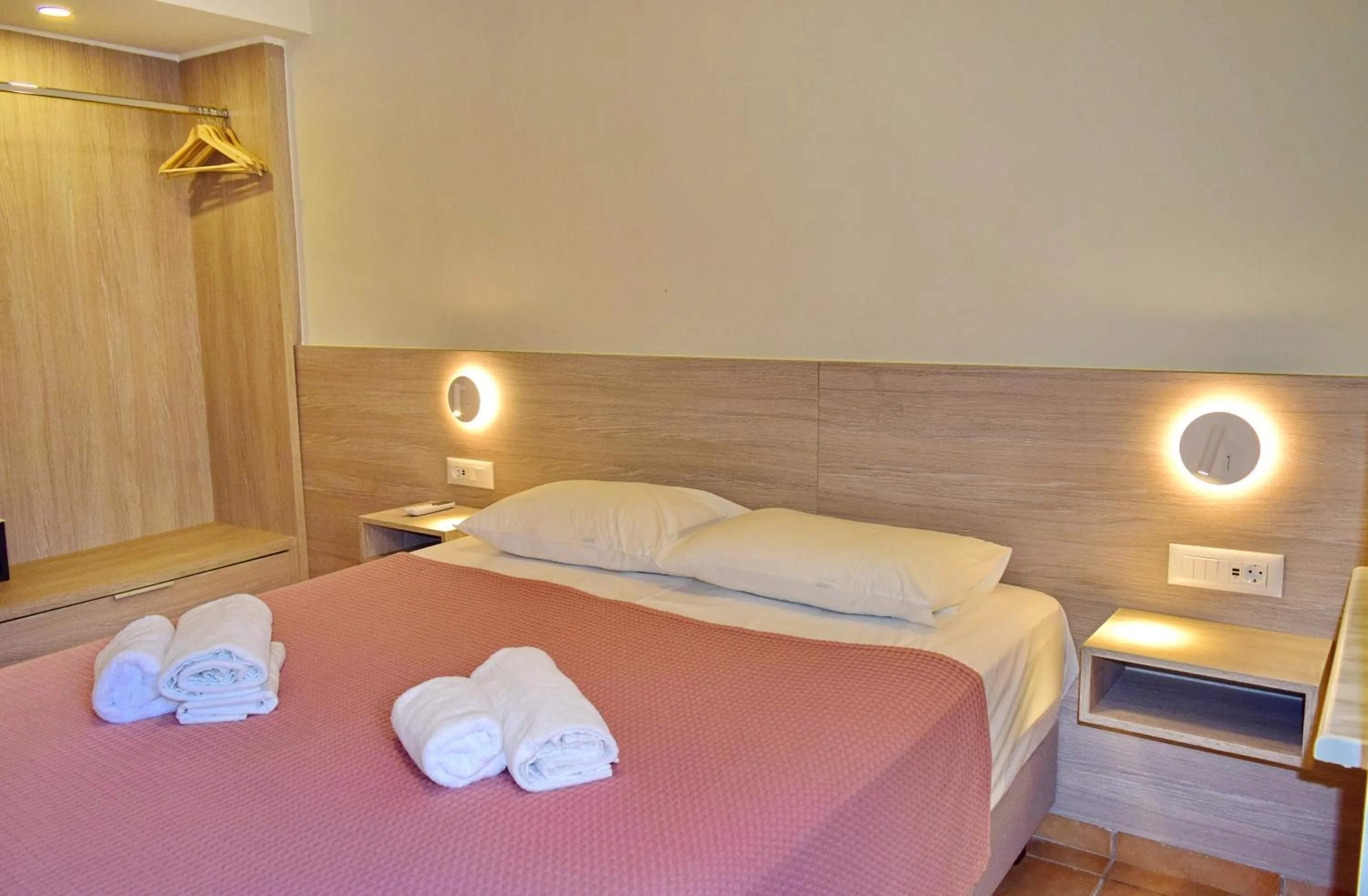 Bedroom, Bed in Melina Beach