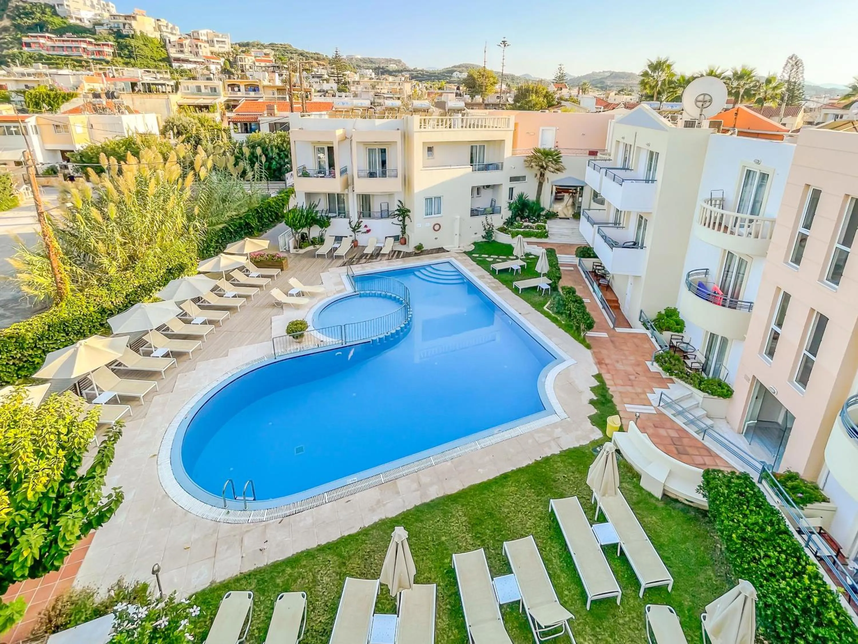 Swimming pool in Melina Beach