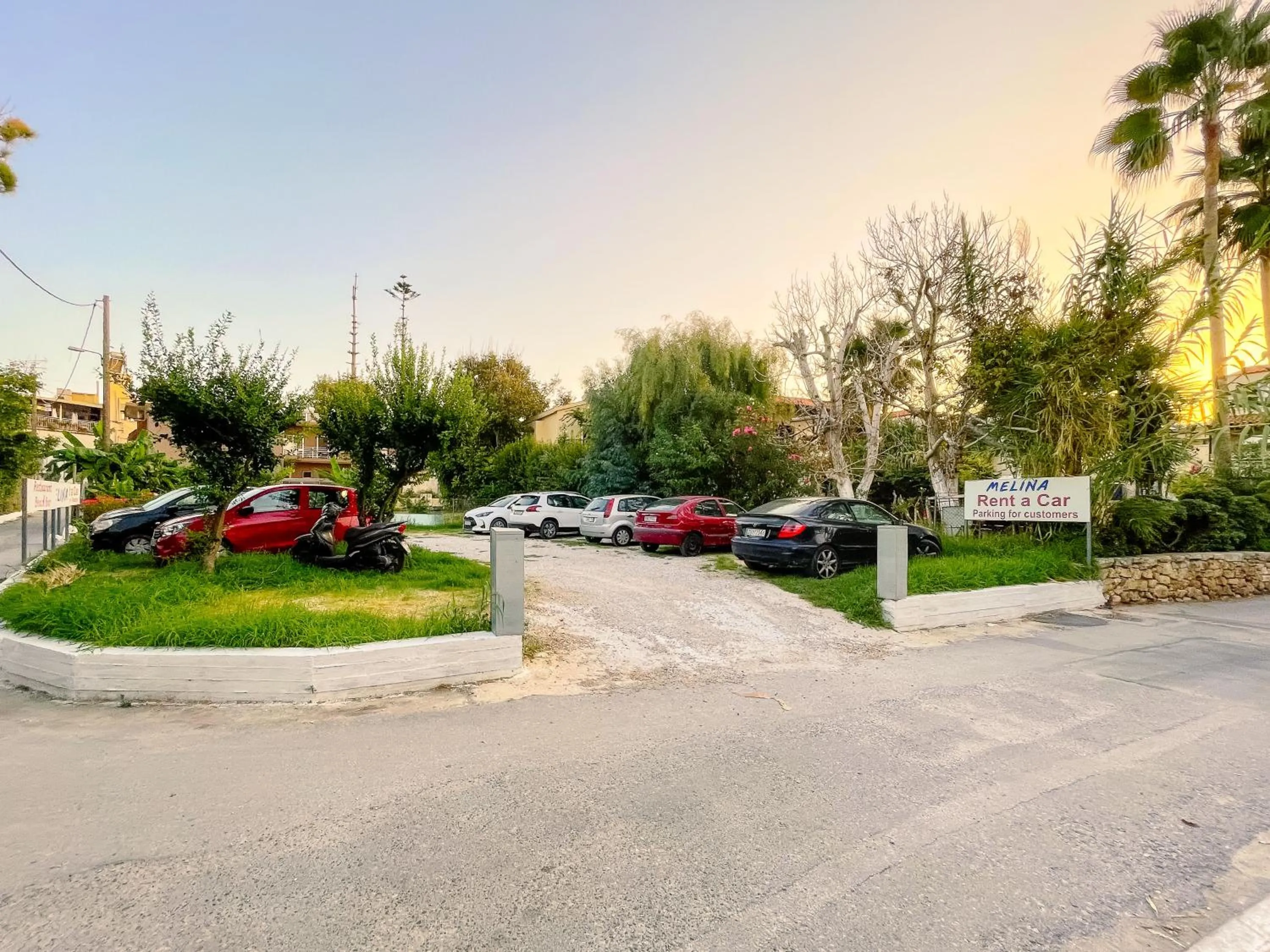 Parking in Melina Beach