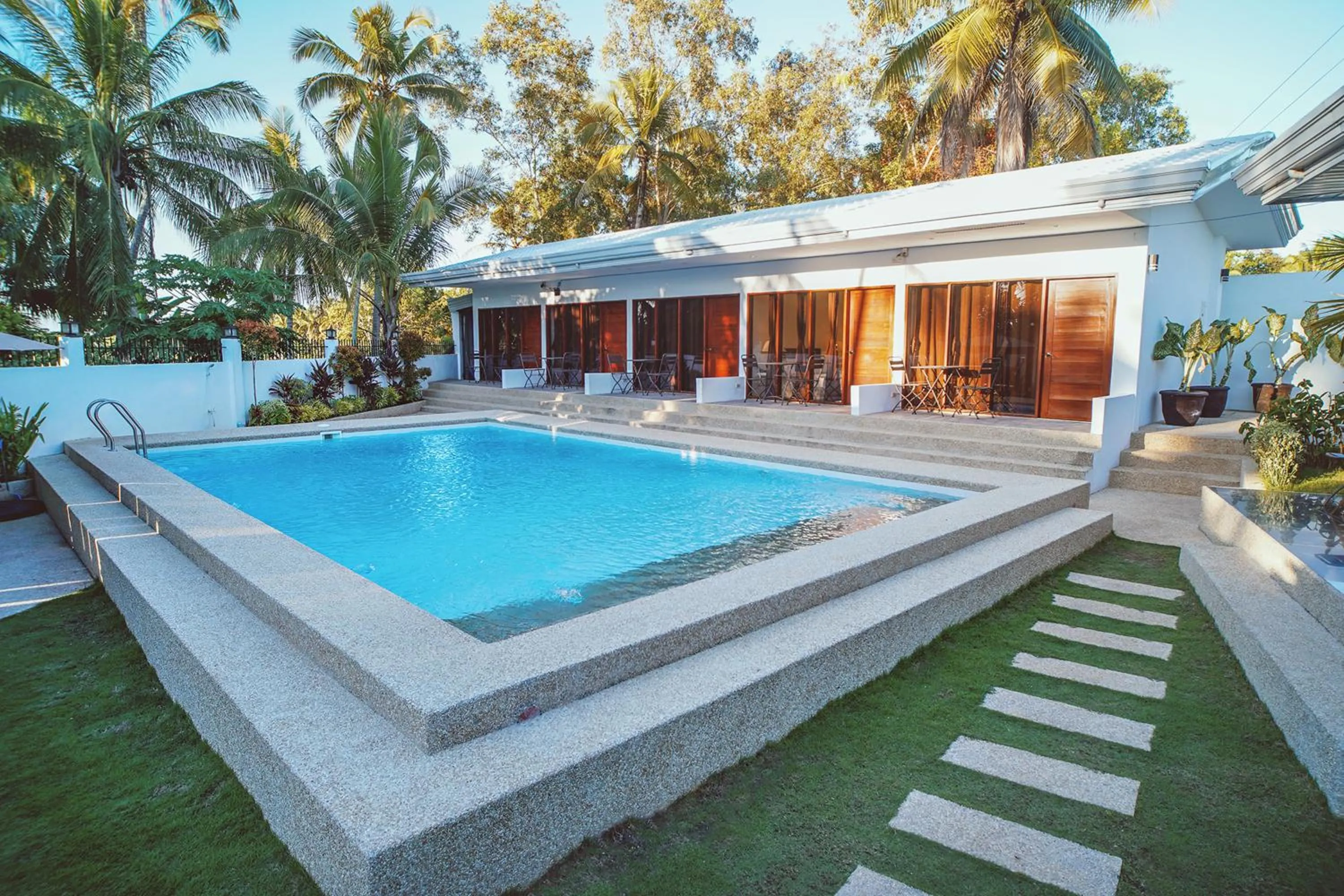 Swimming pool in Quest Villa