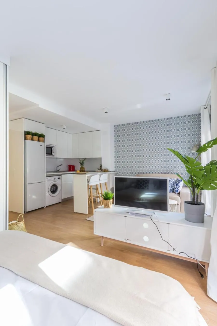 TV and multimedia in Horoko Apartments by gaiarooms