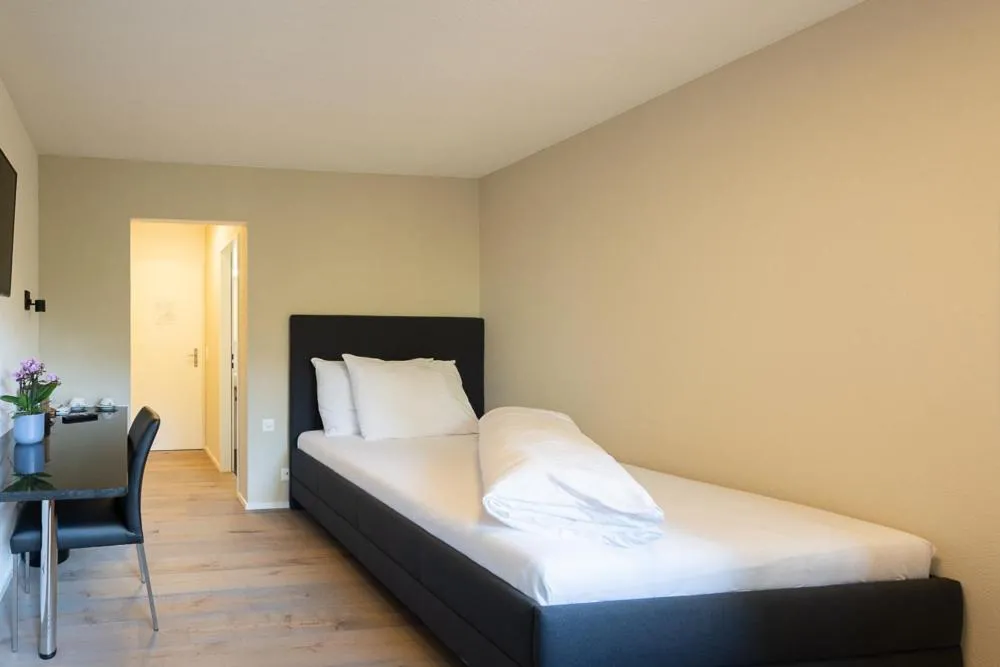Bedroom, Bed in Noah Hotel