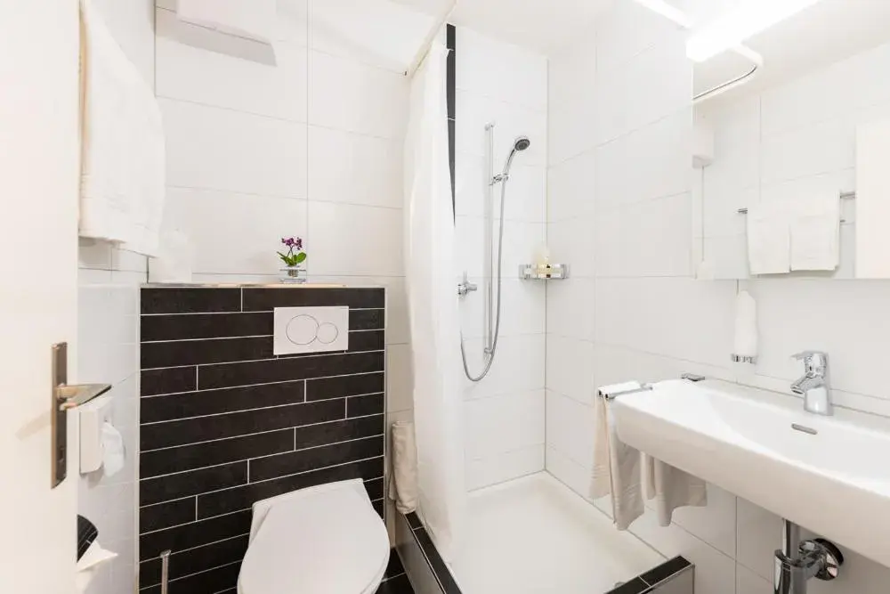 Double Room with Kitchenette and Balcony in Noah Hotel Double Room with Kitchenette and Balcony in Noah Hotel