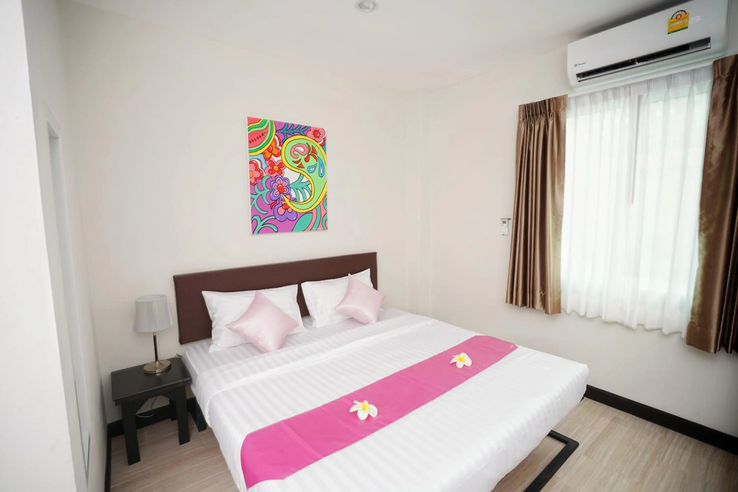 Photo of the whole room, Bed in Sabai Place Donmueang Airport