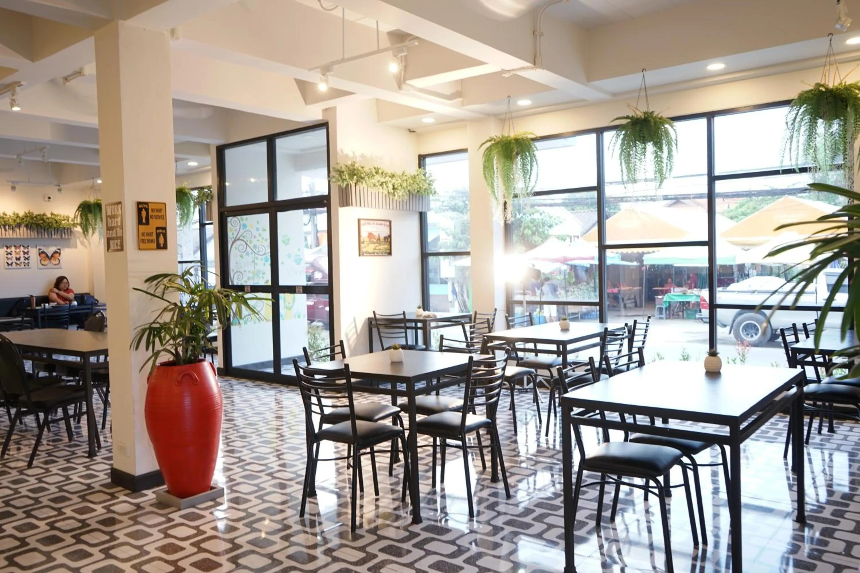 Restaurant/places to eat in Sabai Place Donmueang Airport