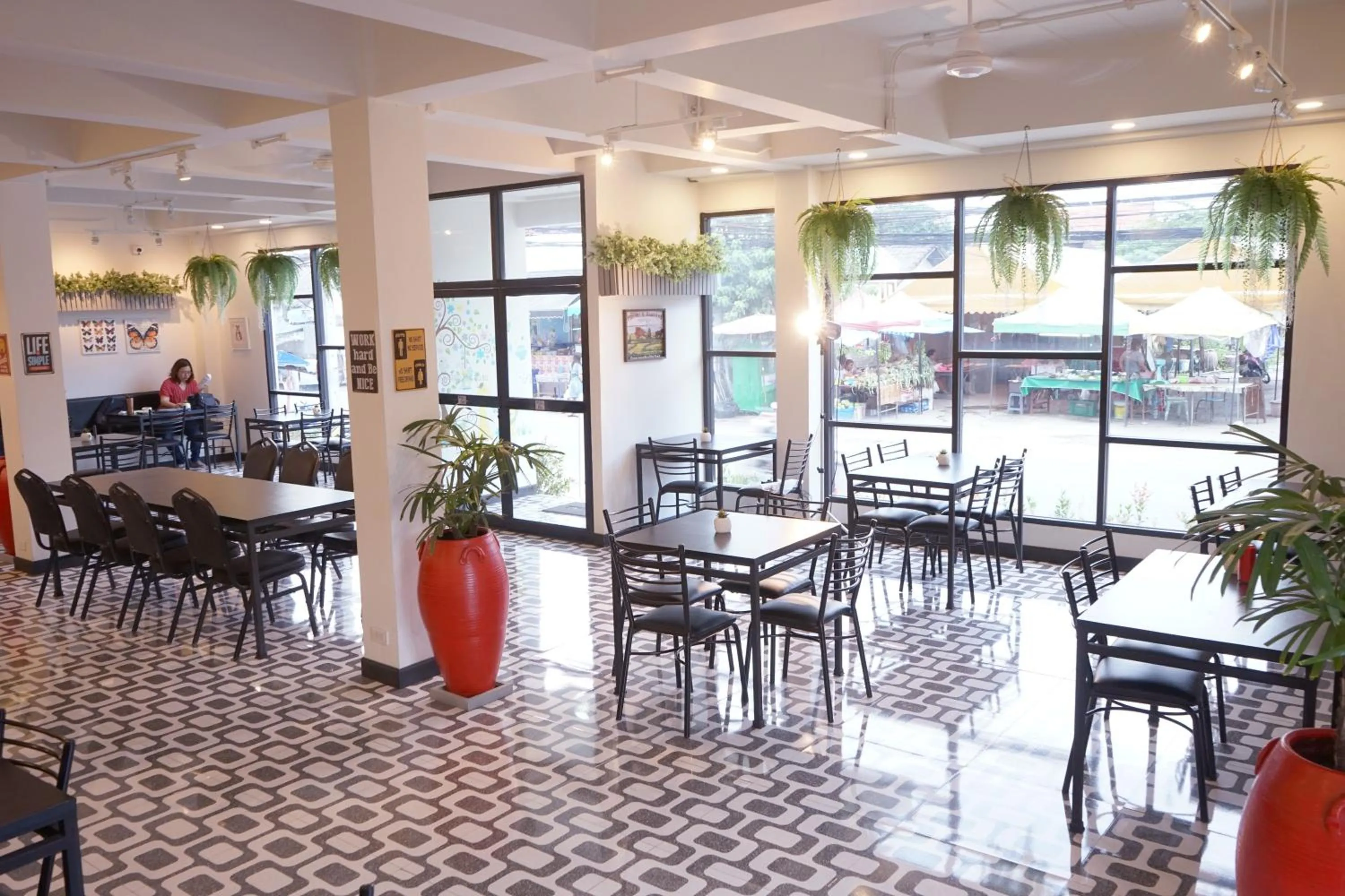 Restaurant/places to eat in Sabai Place Donmueang Airport