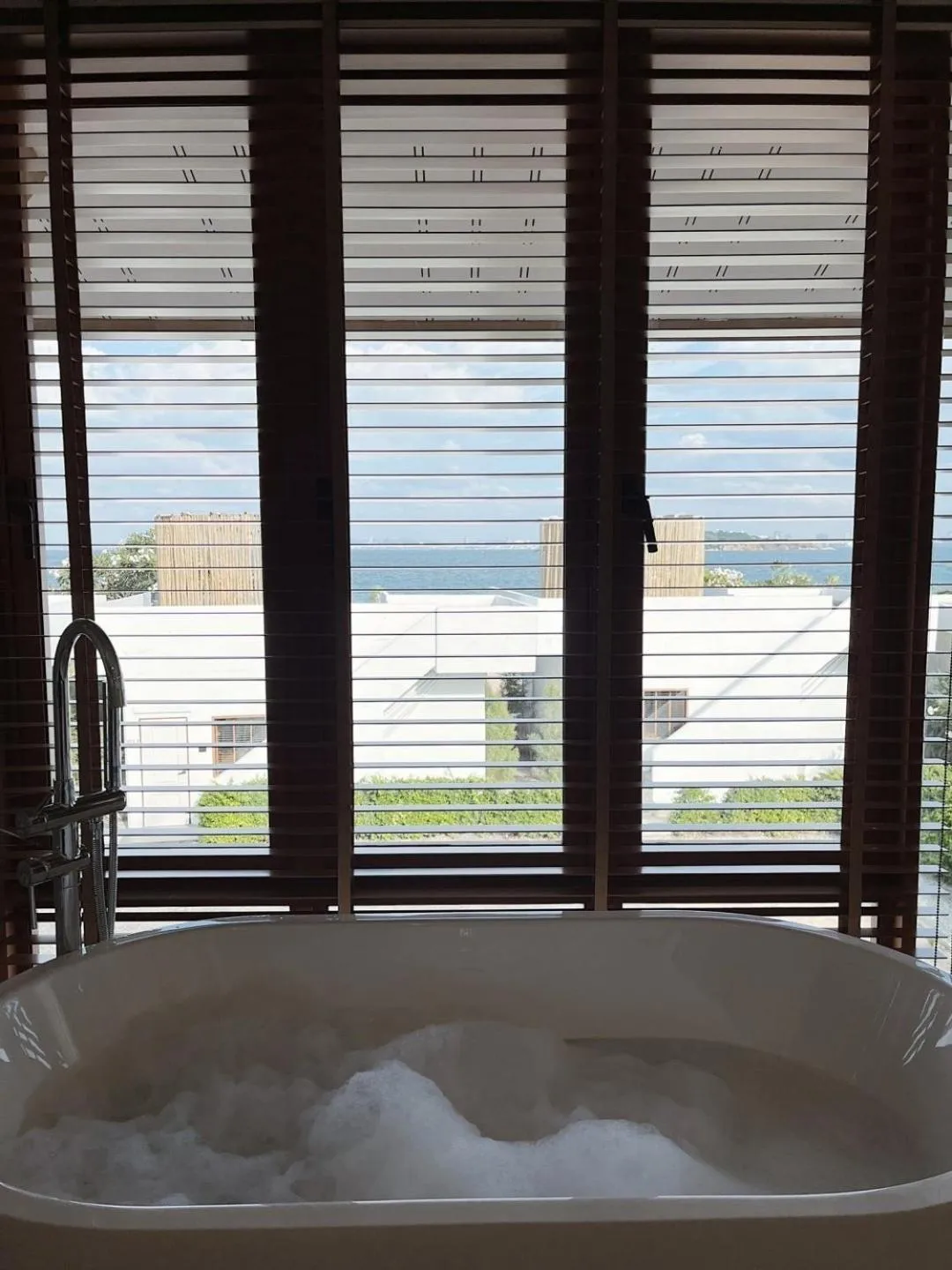 Bath in Rimtalay Resort Koh Larn