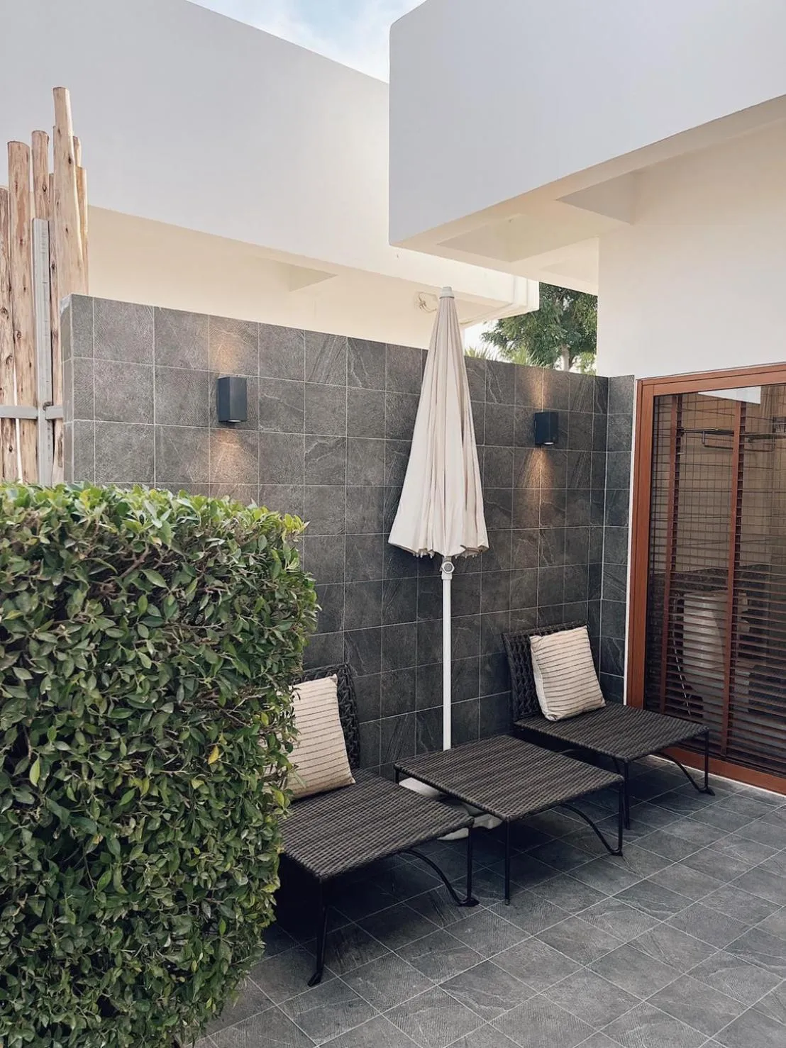 Seating area in Rimtalay Resort Koh Larn