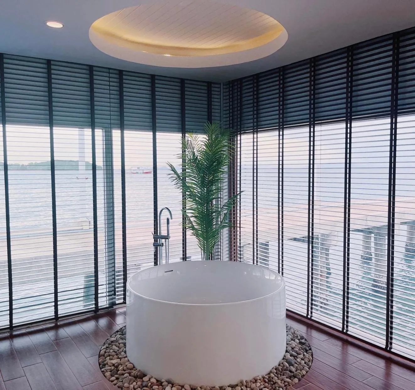 Bath in Rimtalay Resort Koh Larn