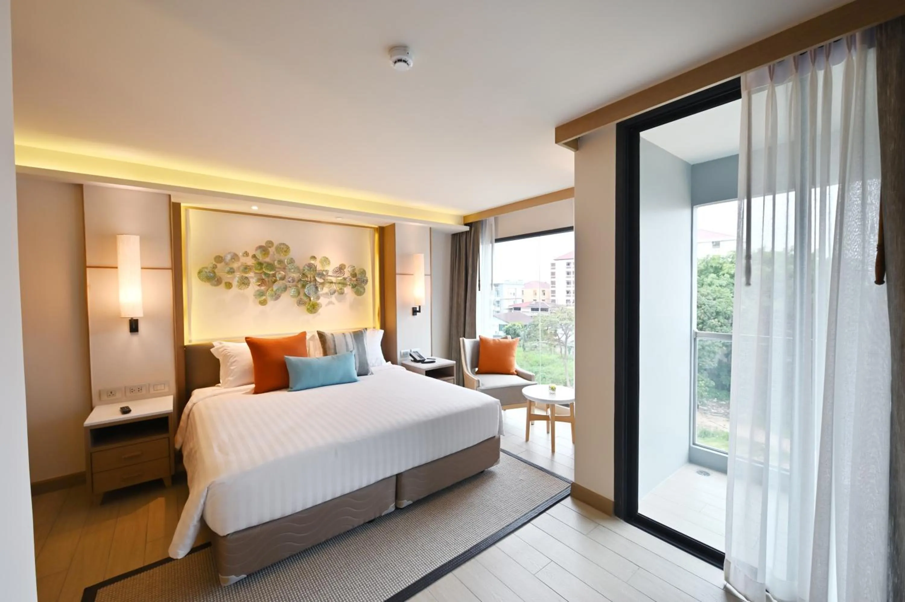 Bed in M Pattaya Hotel - SHA Extra Plus