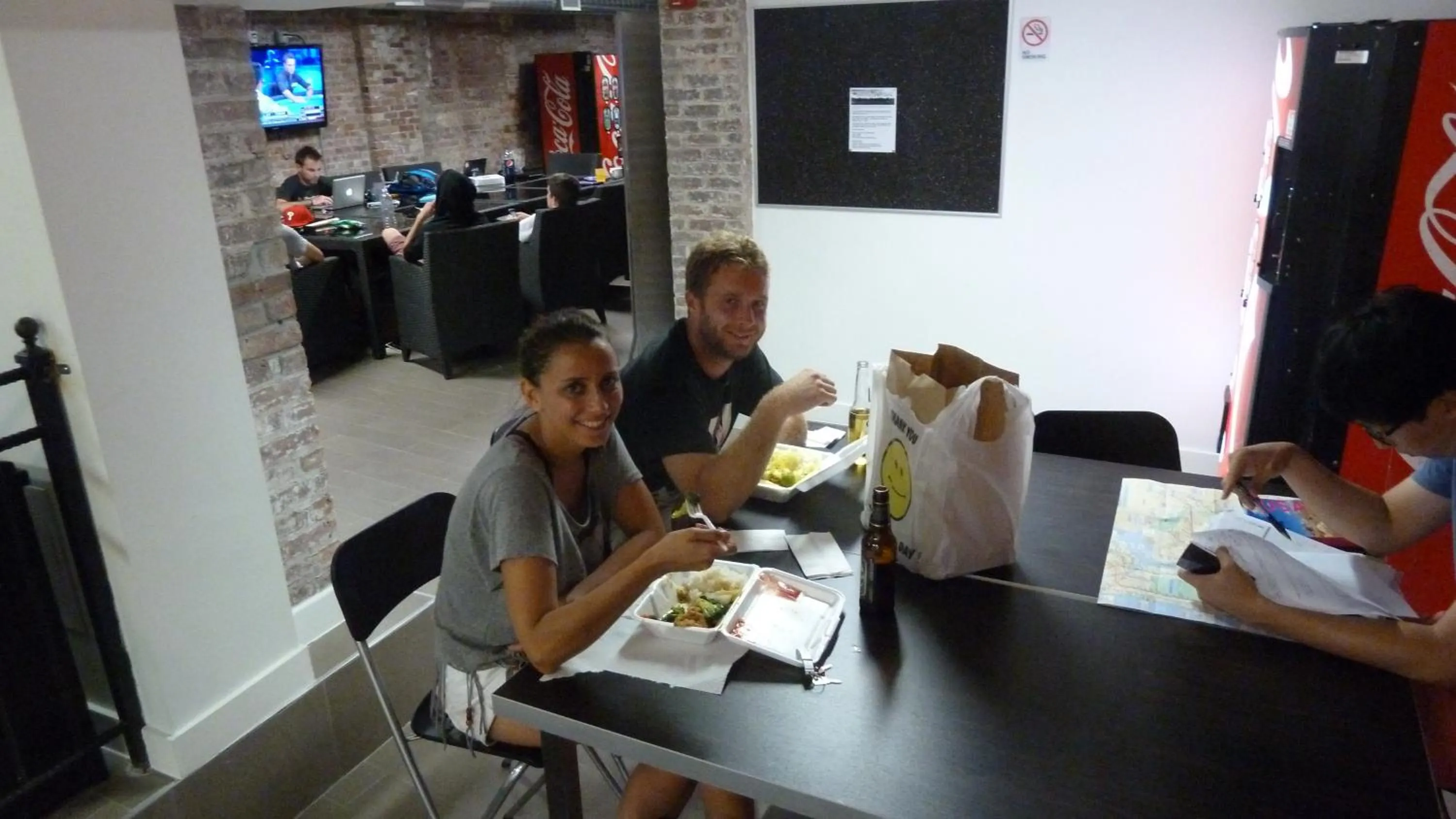 Communal lounge/ TV room in Q4 Hotel and Hostel