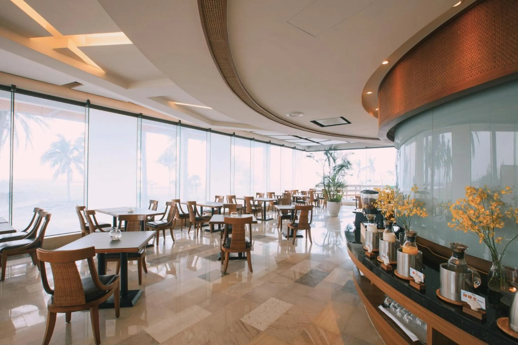 Restaurant/places to eat in Sunset Beach Resort