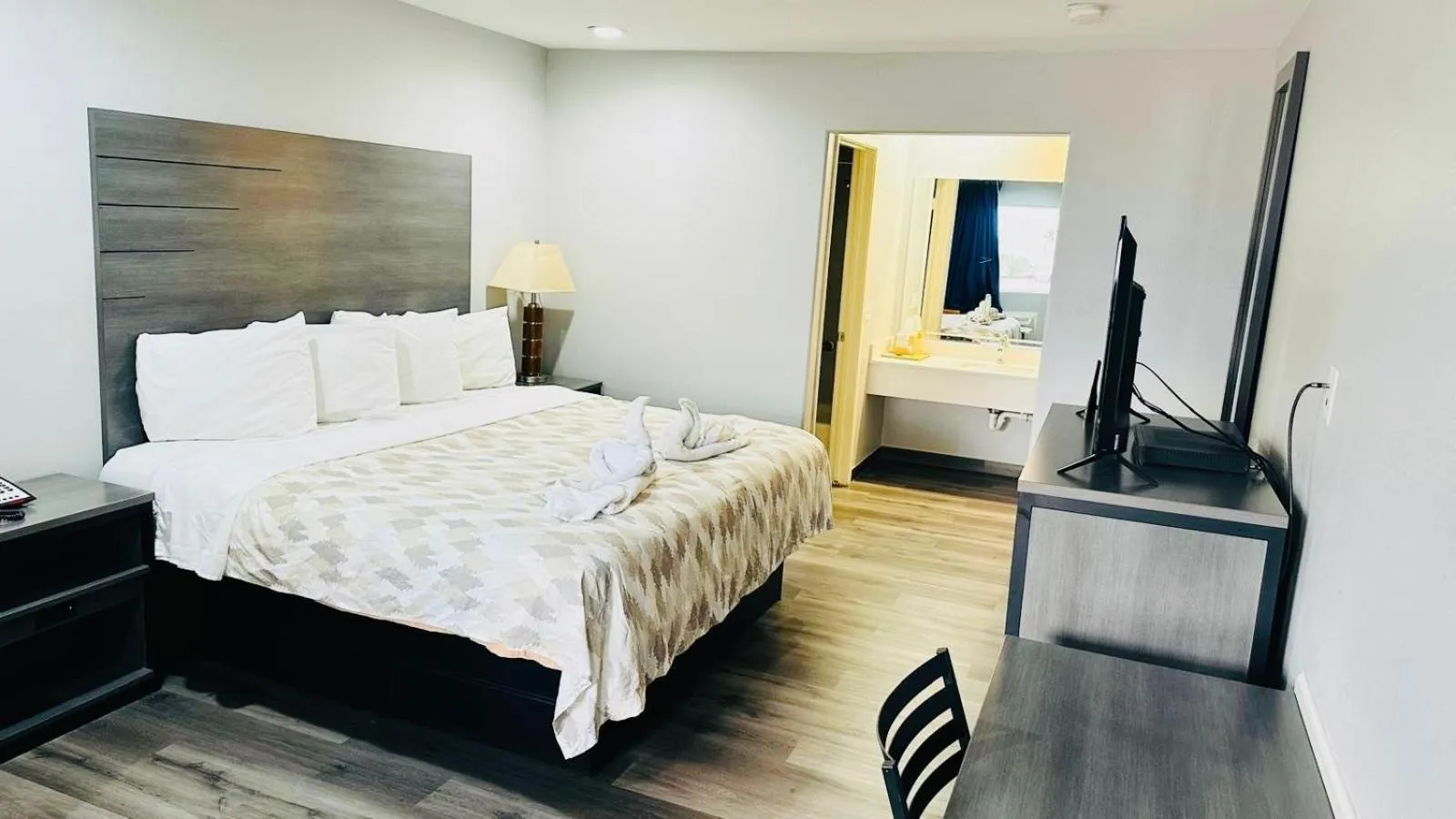 Bedroom, Bed in Executive Inn and Suites Houston