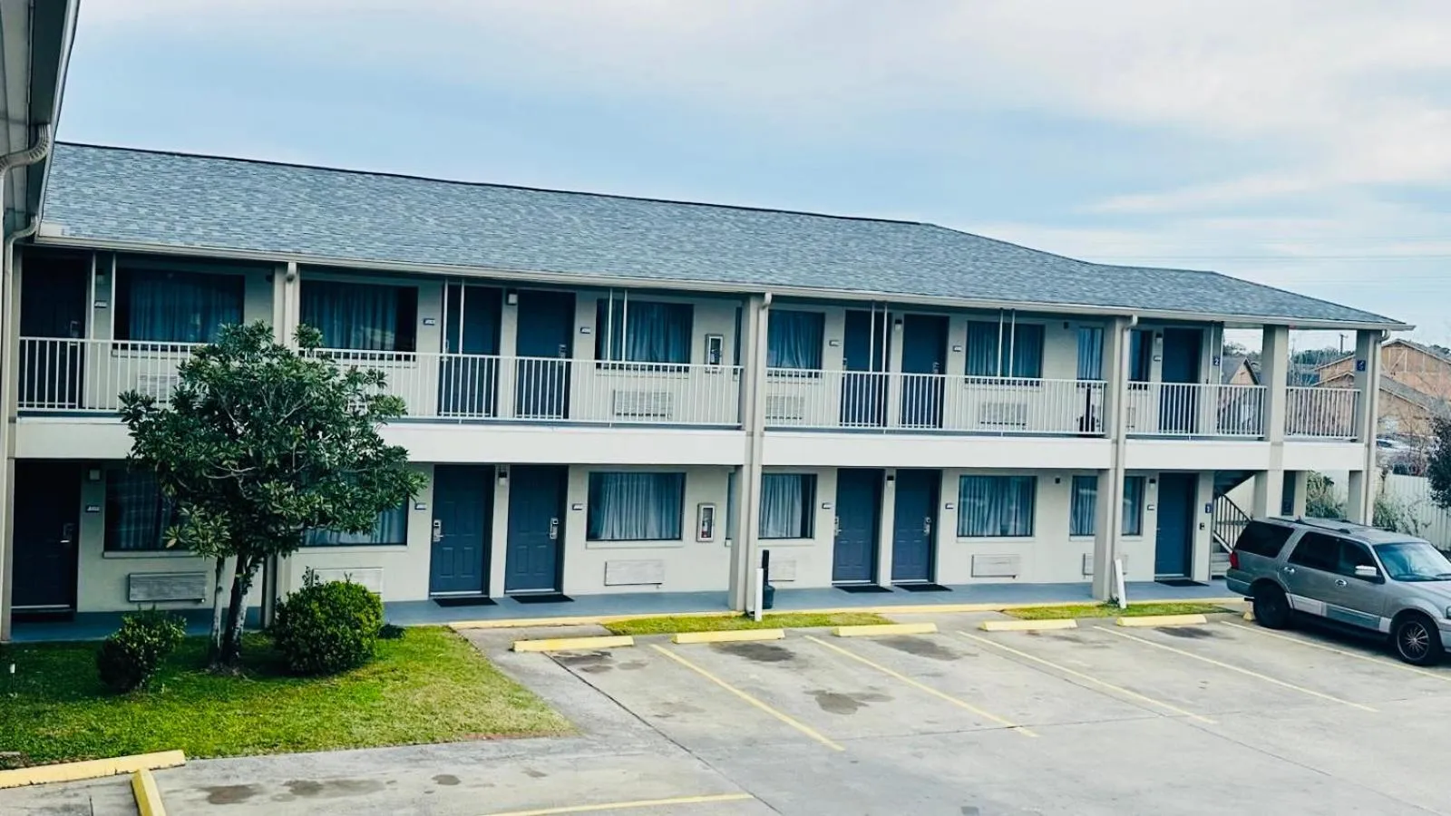 Property building in Executive Inn and Suites Houston