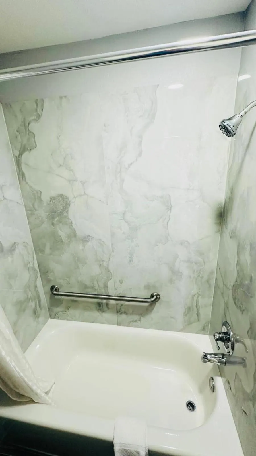 Shower in Executive Inn and Suites Houston