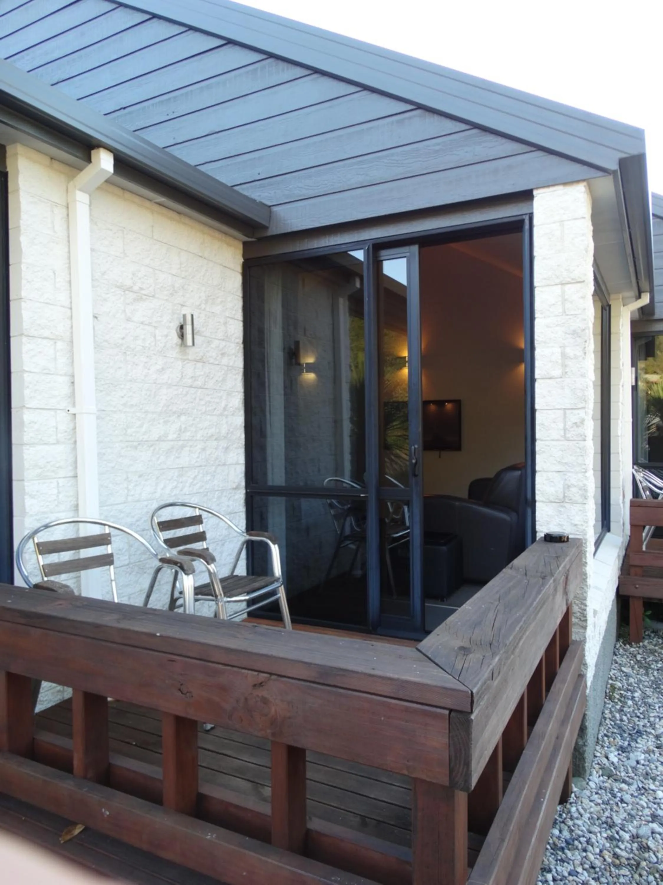 Patio in Alpine Glacier Motel