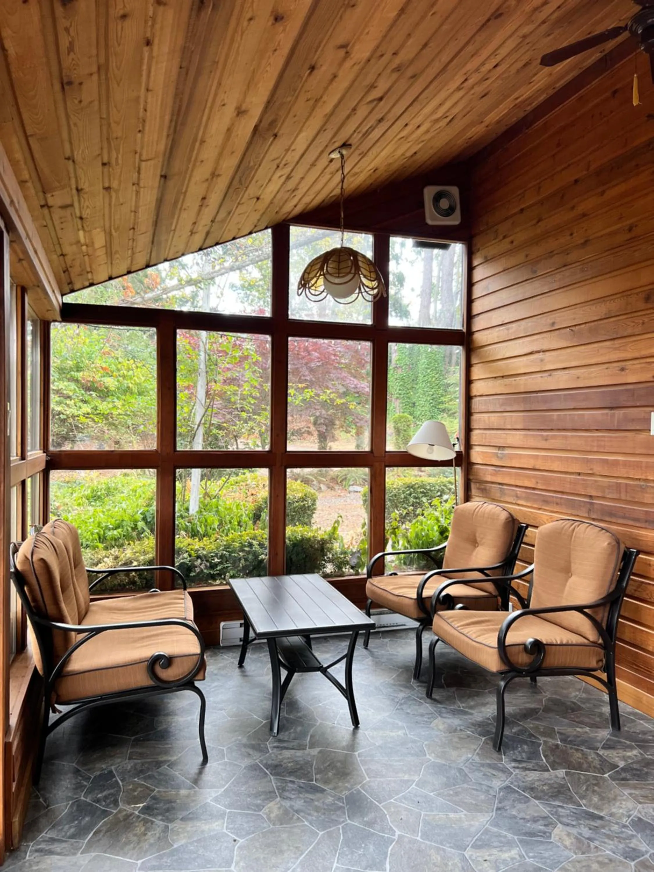Seating area in Sea Edge Beachside Hotel