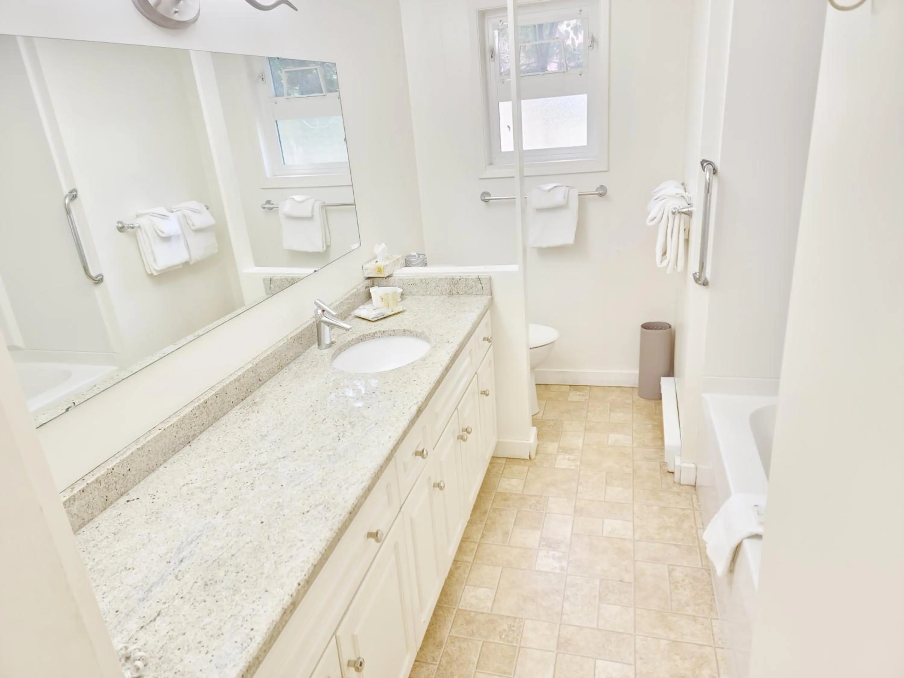 Bathroom in Sea Edge Beachside Hotel