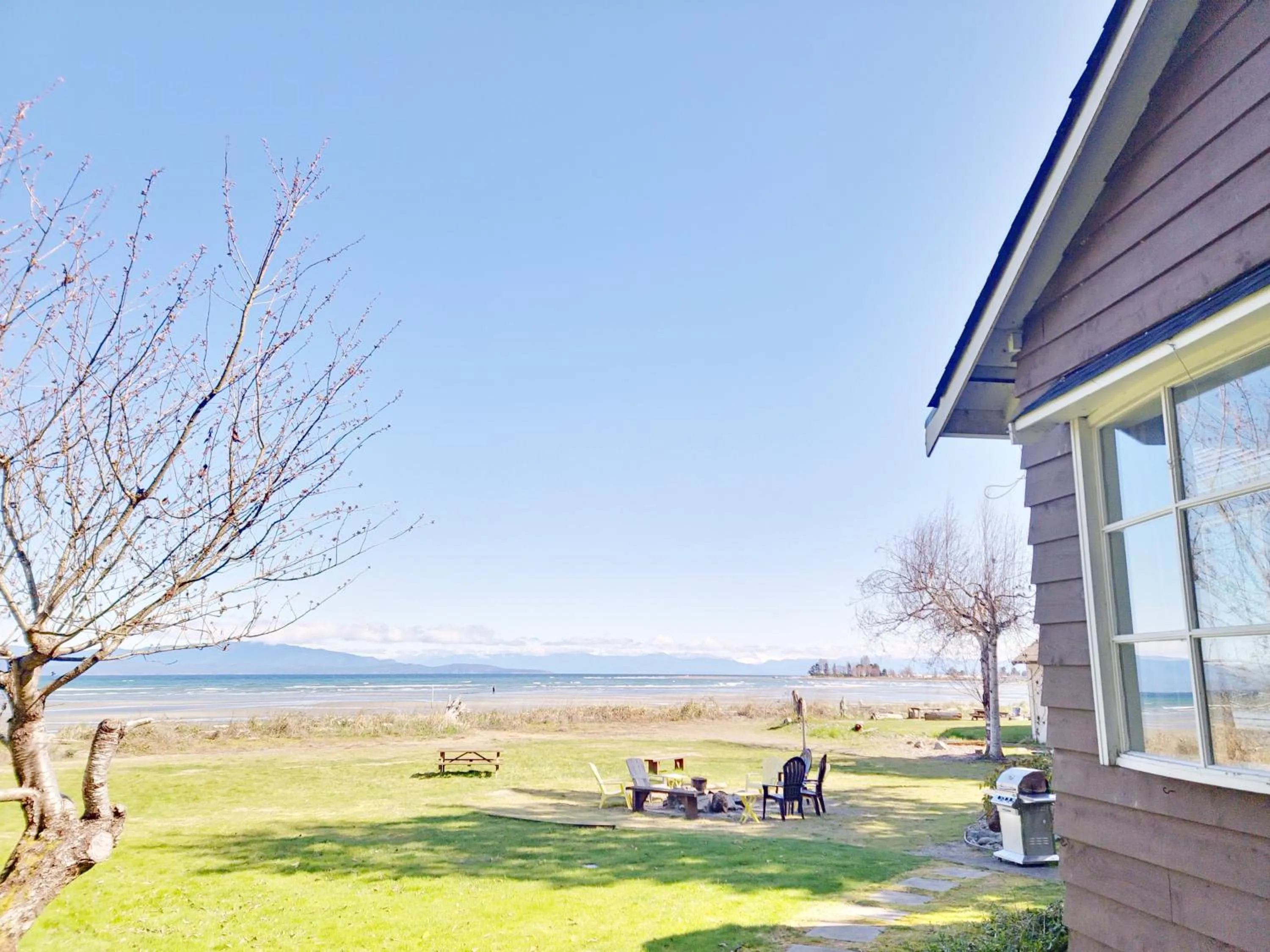 Sea Edge Beachside Hotel