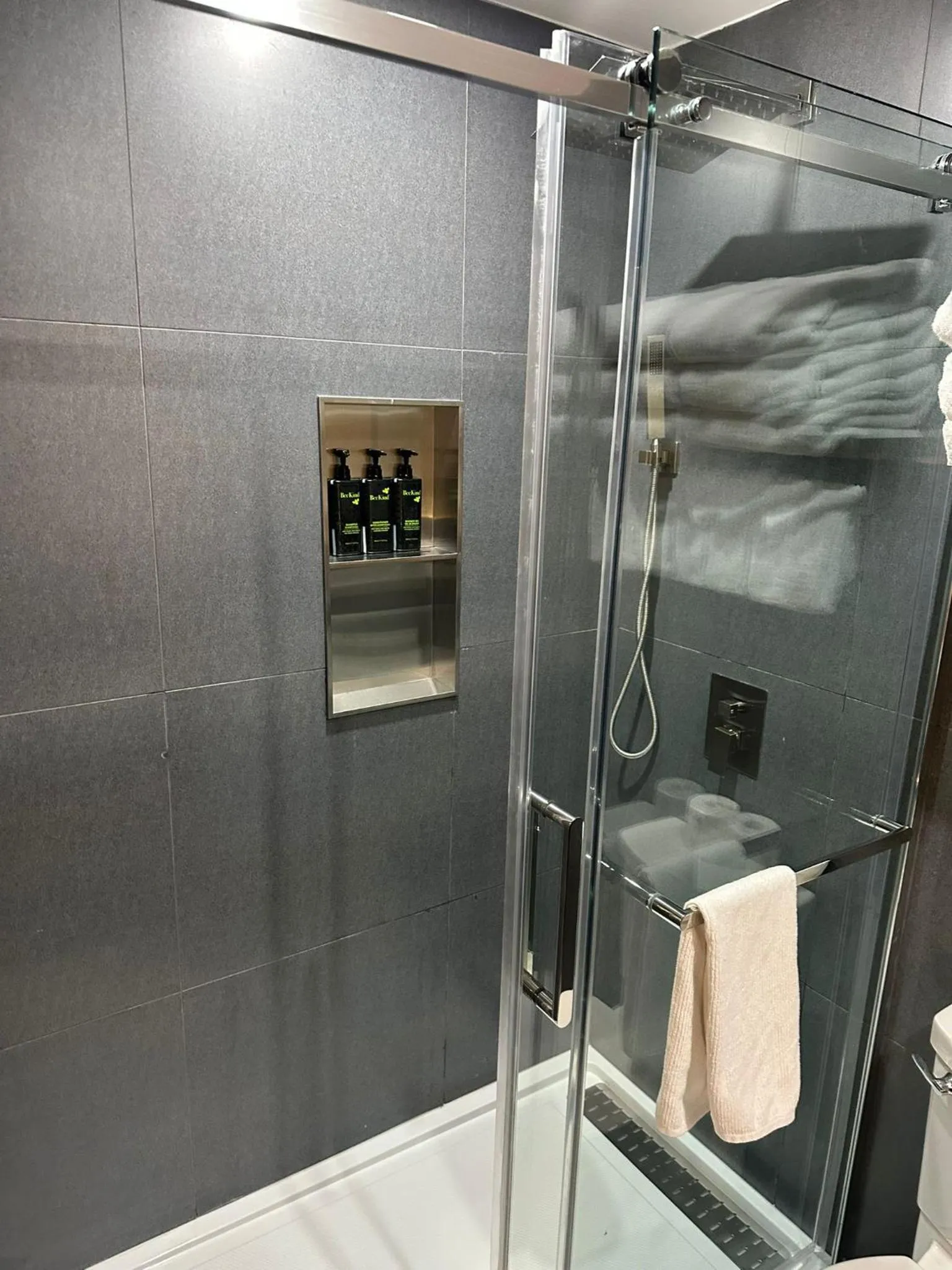 Sea Edge Beachside Hotel