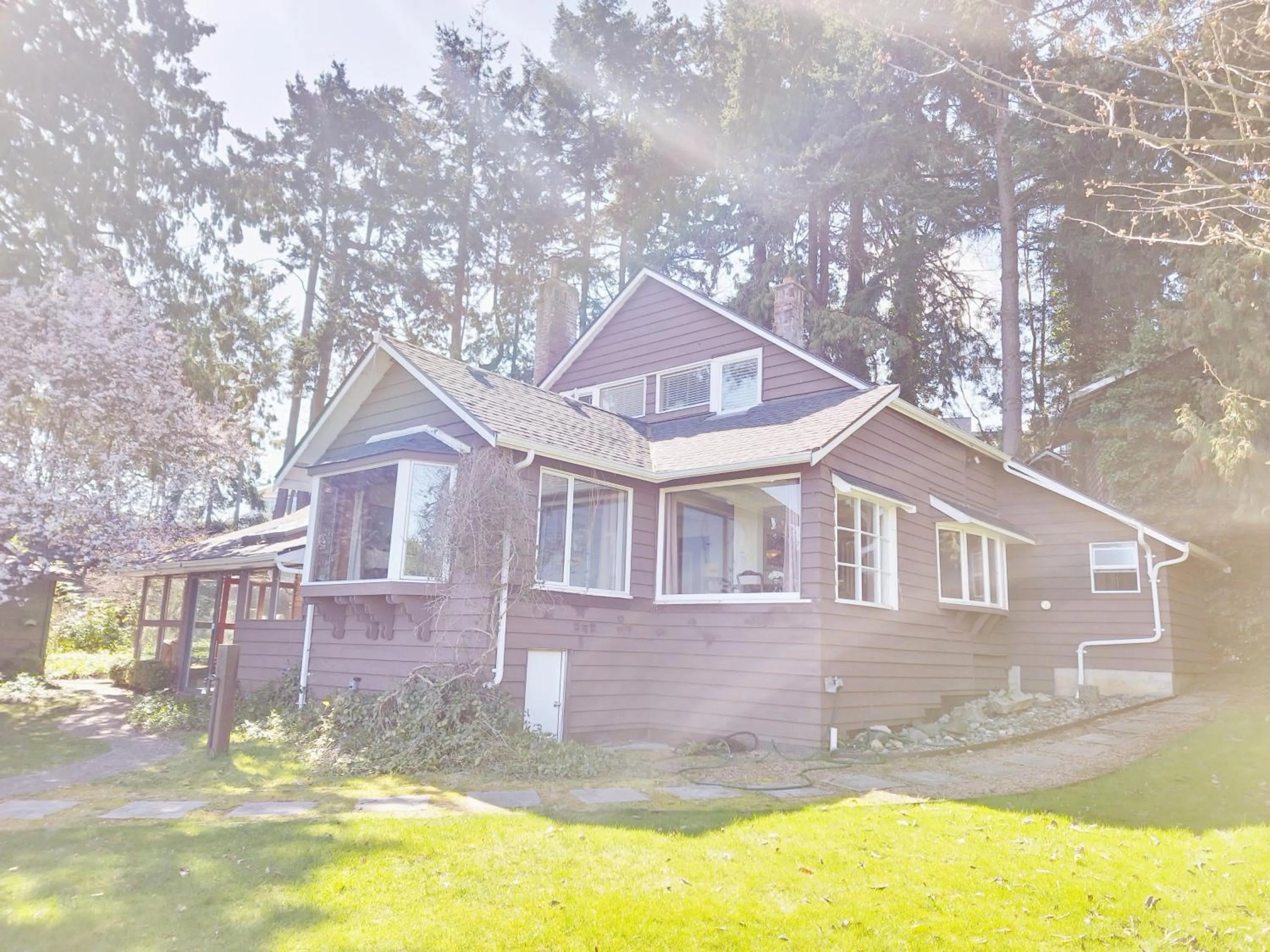 Sea Edge Beachside Hotel