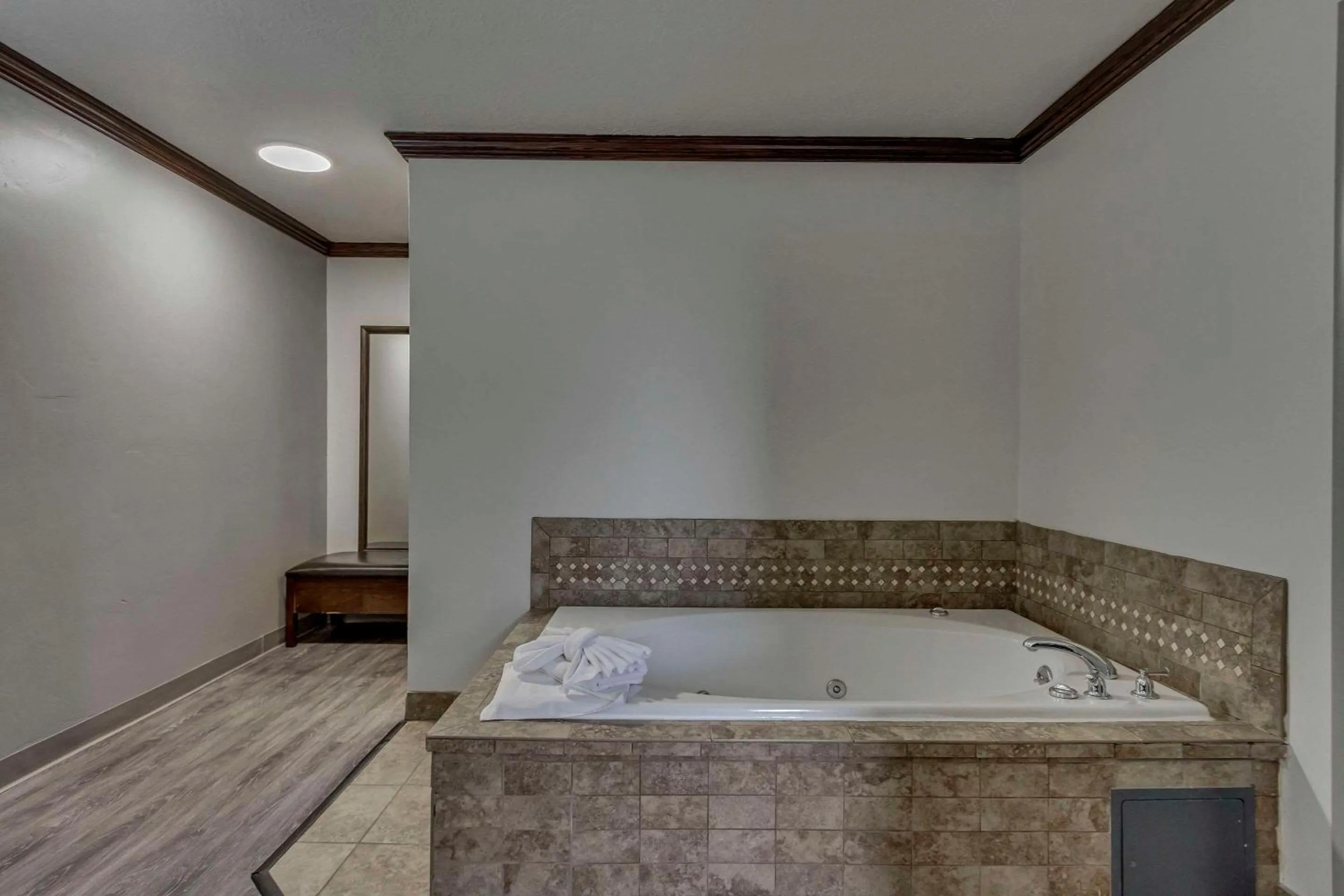 Bedroom in Park Inn by Radisson, Salt Lake City-Midvale