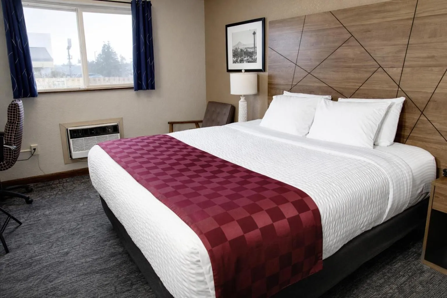 Bedroom, Bed in Americas Best Value Inn Lynnwood