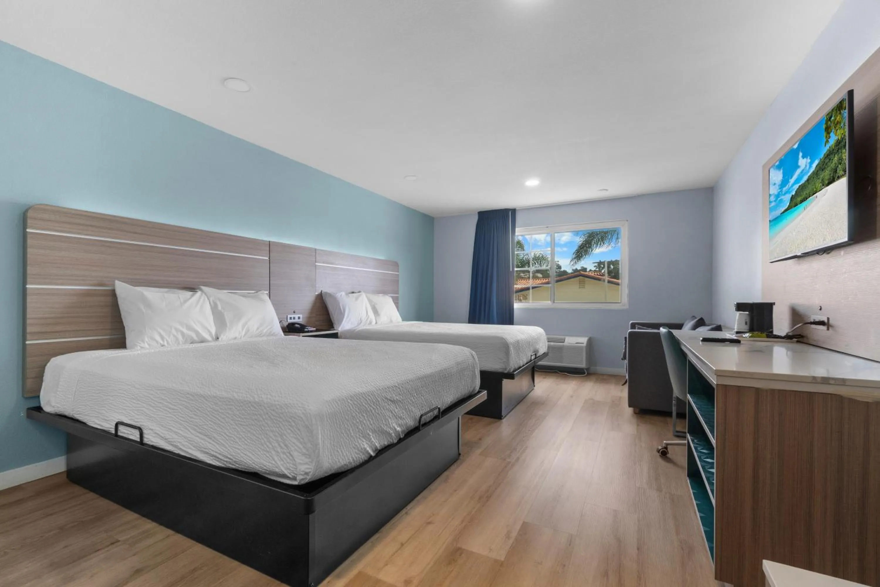 TV and multimedia, Bed in Travelodge by Wyndham Fairplex Pomona