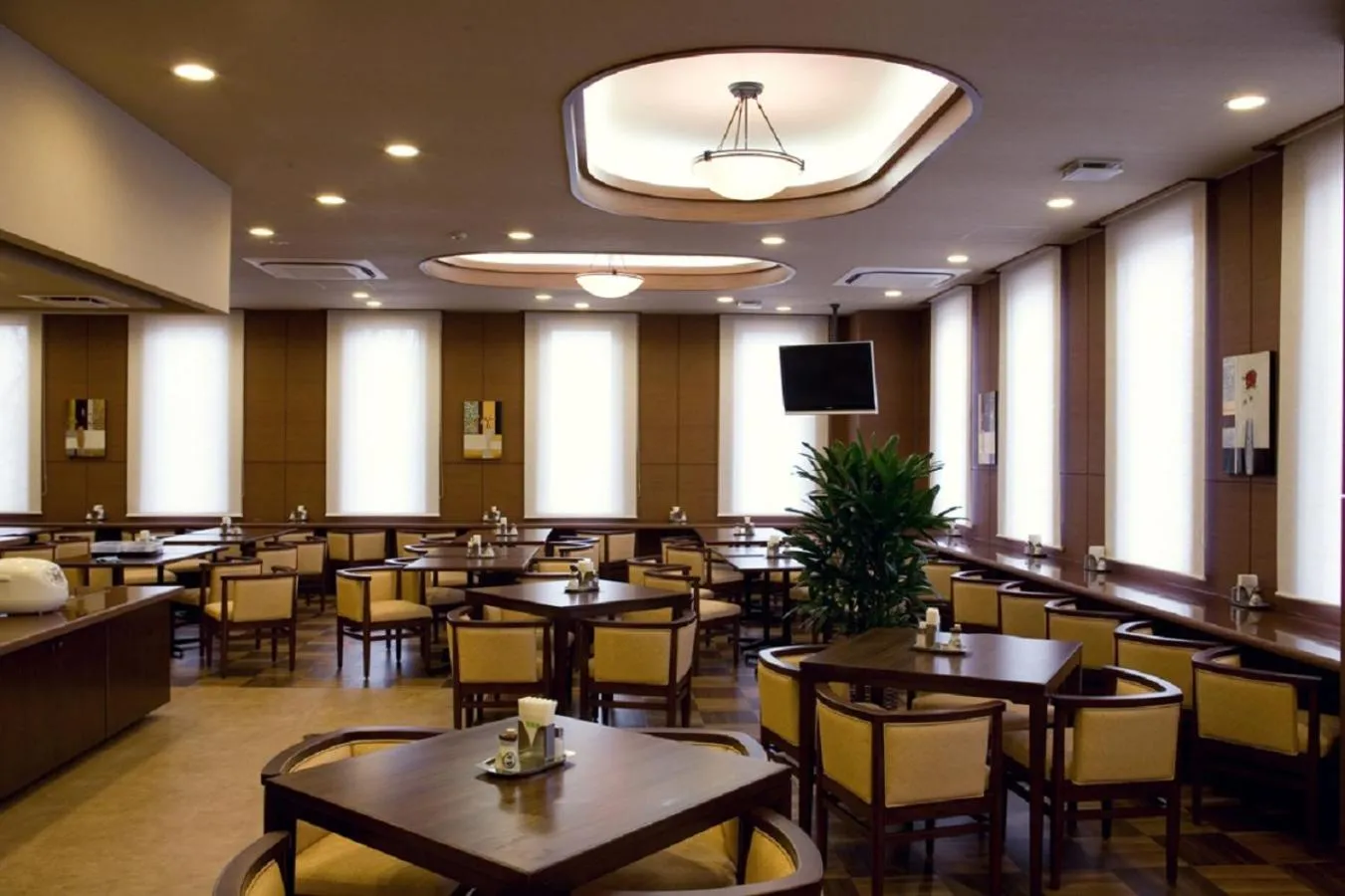 Restaurant/places to eat in Hotel Route-Inn Hofu Ekimae