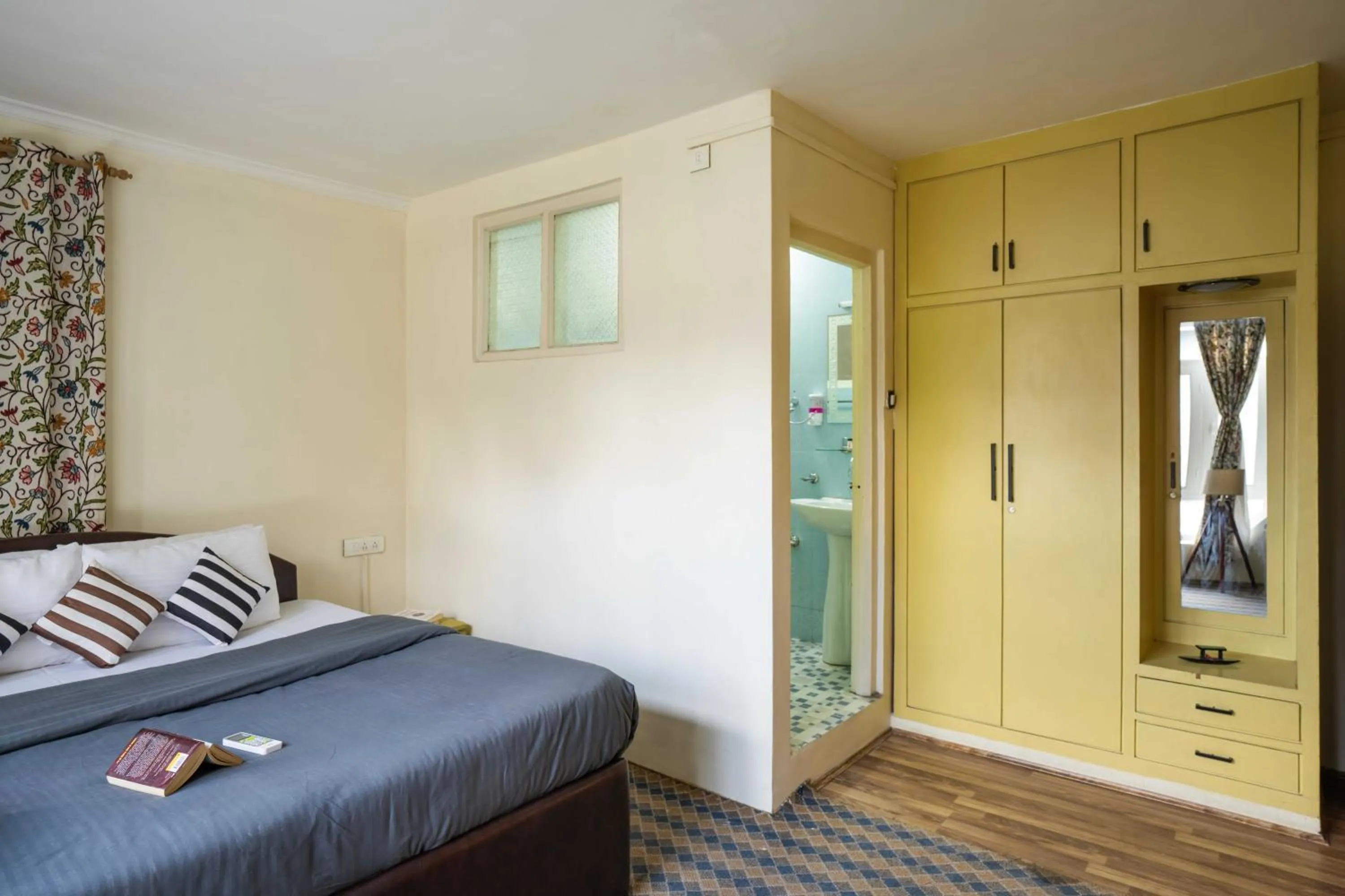 Bed in Zostel Srinagar