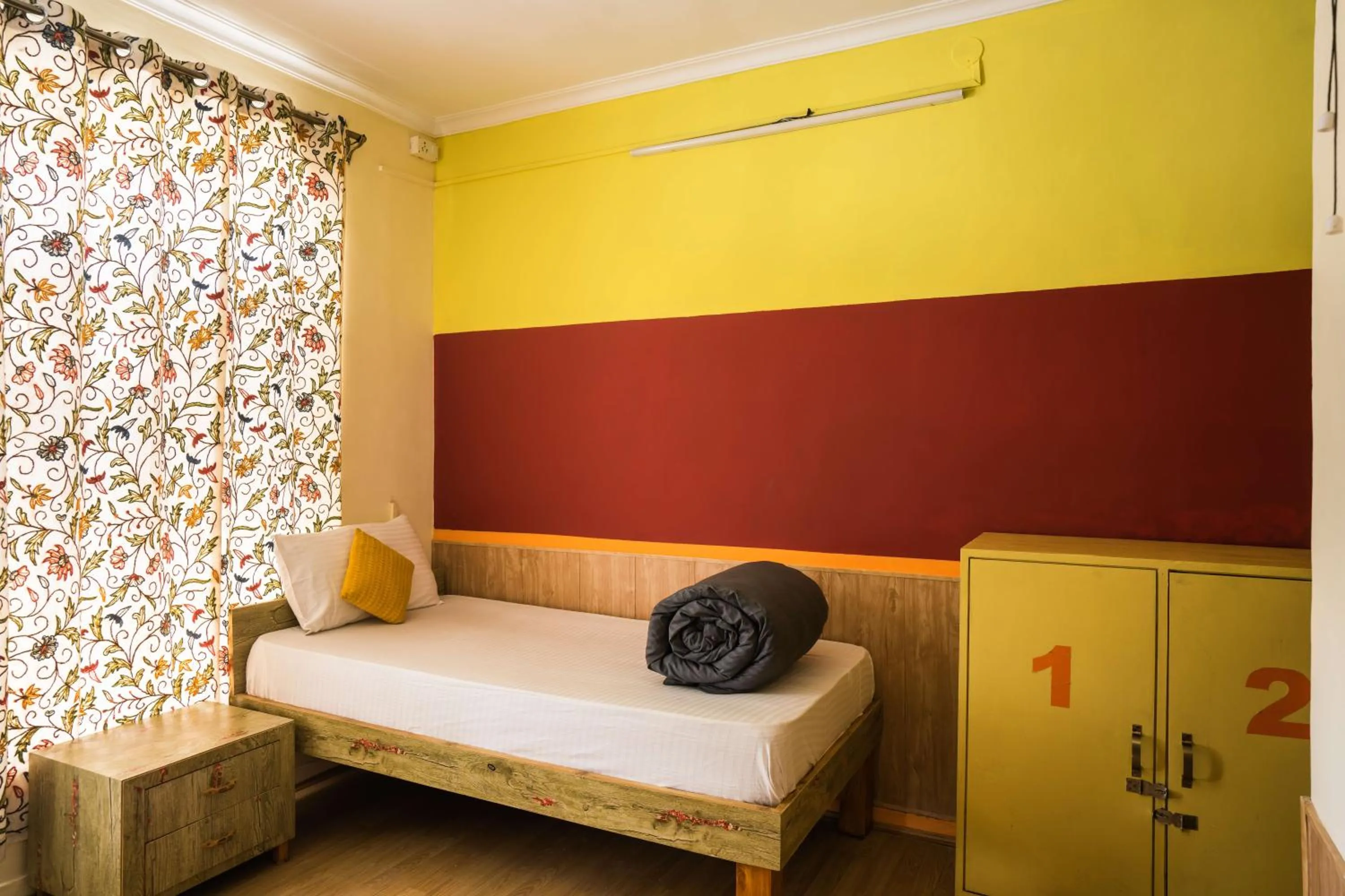 Bed in Zostel Srinagar