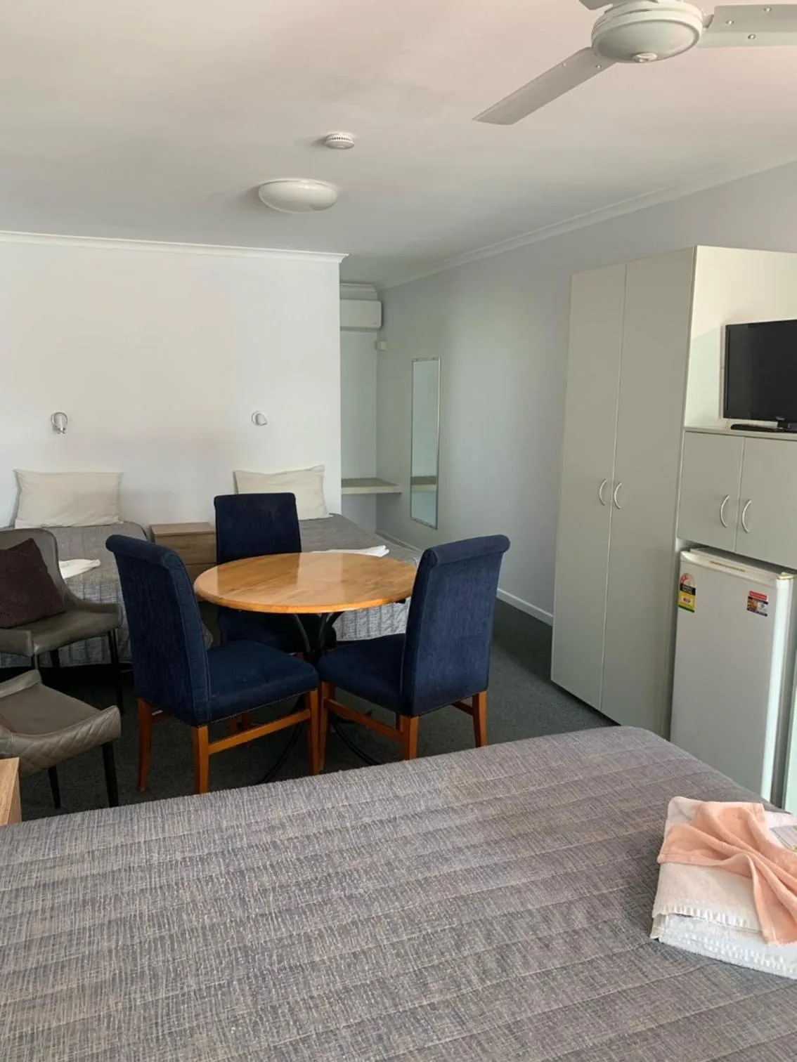 Family in Shady Rest Motel